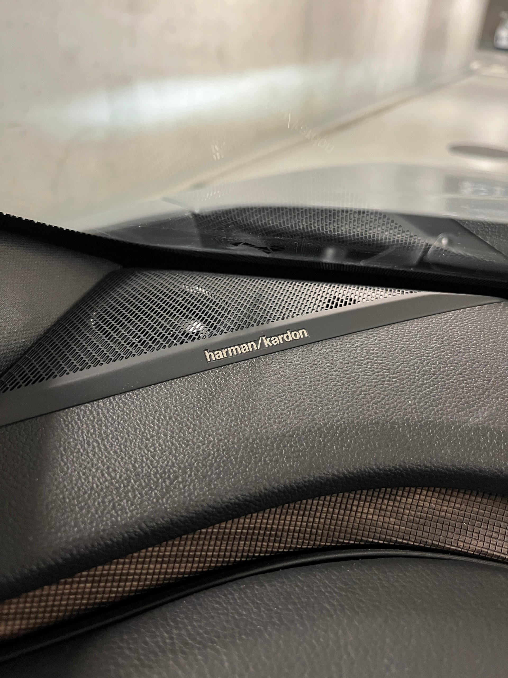 RENAULT Mégane E-TECH EV60 Iconic-image-25