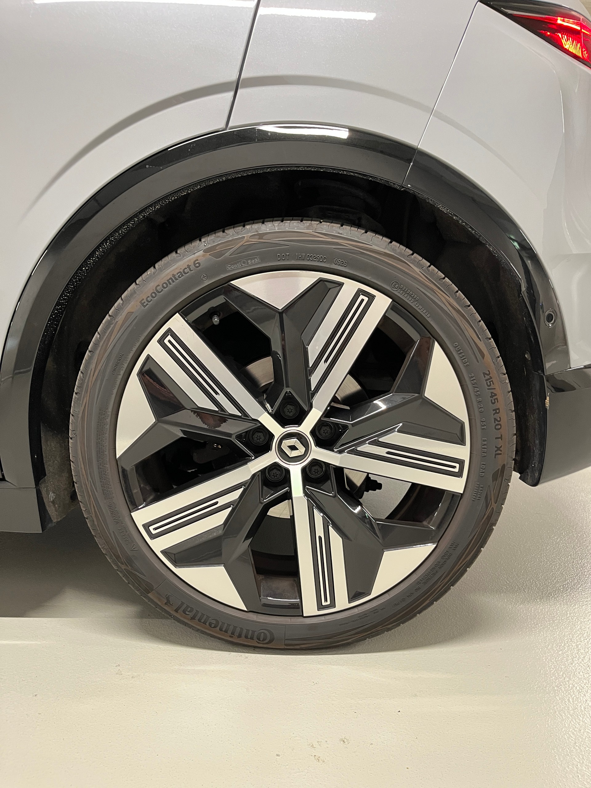 RENAULT Mégane E-TECH EV60 Iconic-image-28