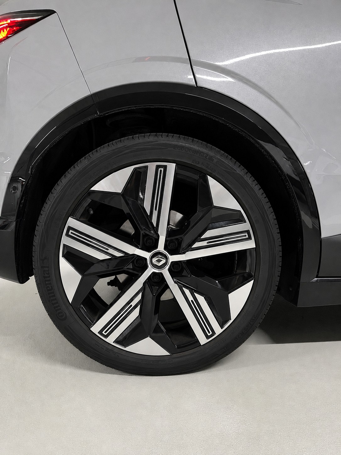 RENAULT Mégane E-TECH EV60 Iconic-image-29