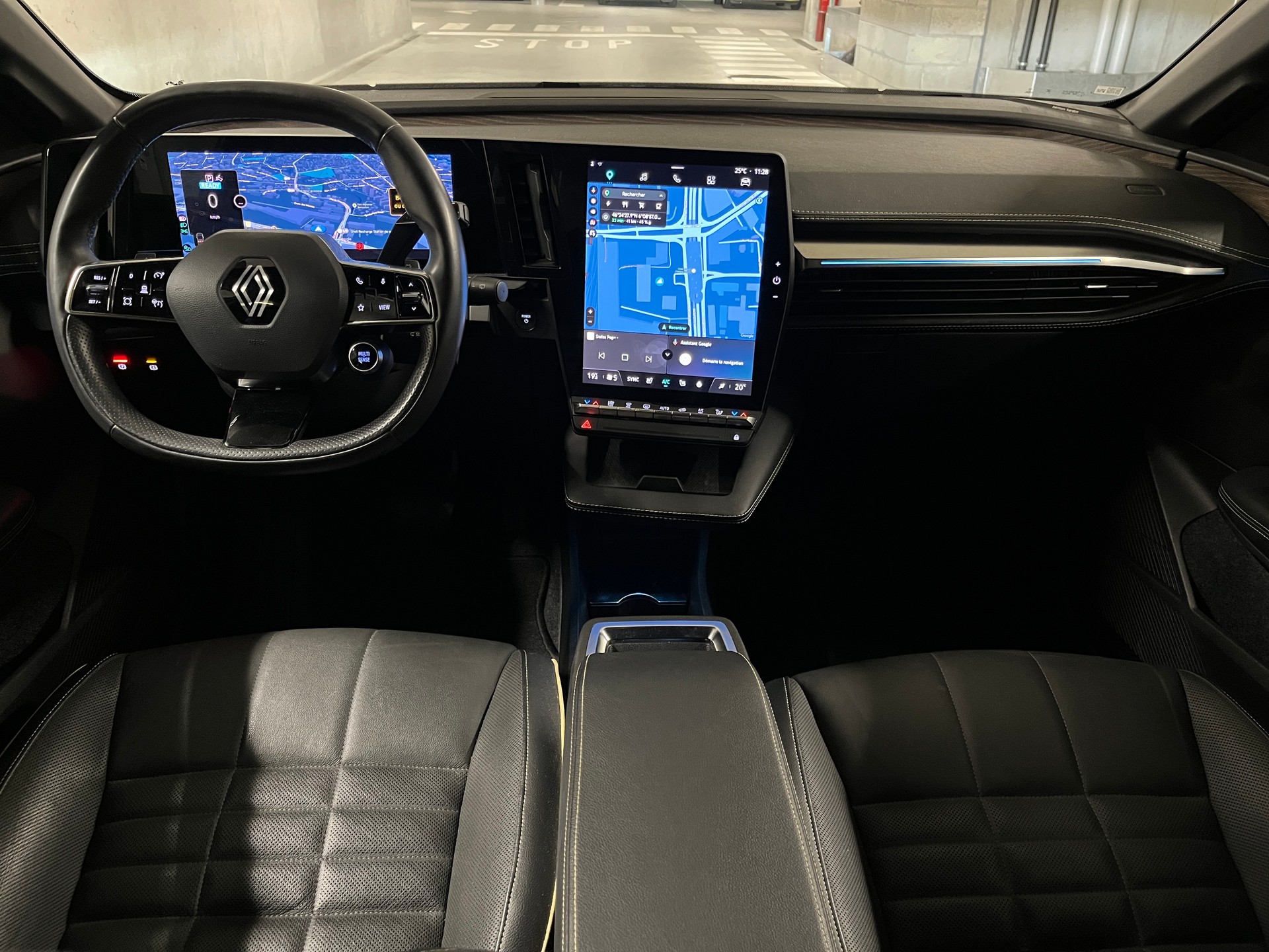 RENAULT Mégane E-TECH EV60 Iconic-image-8