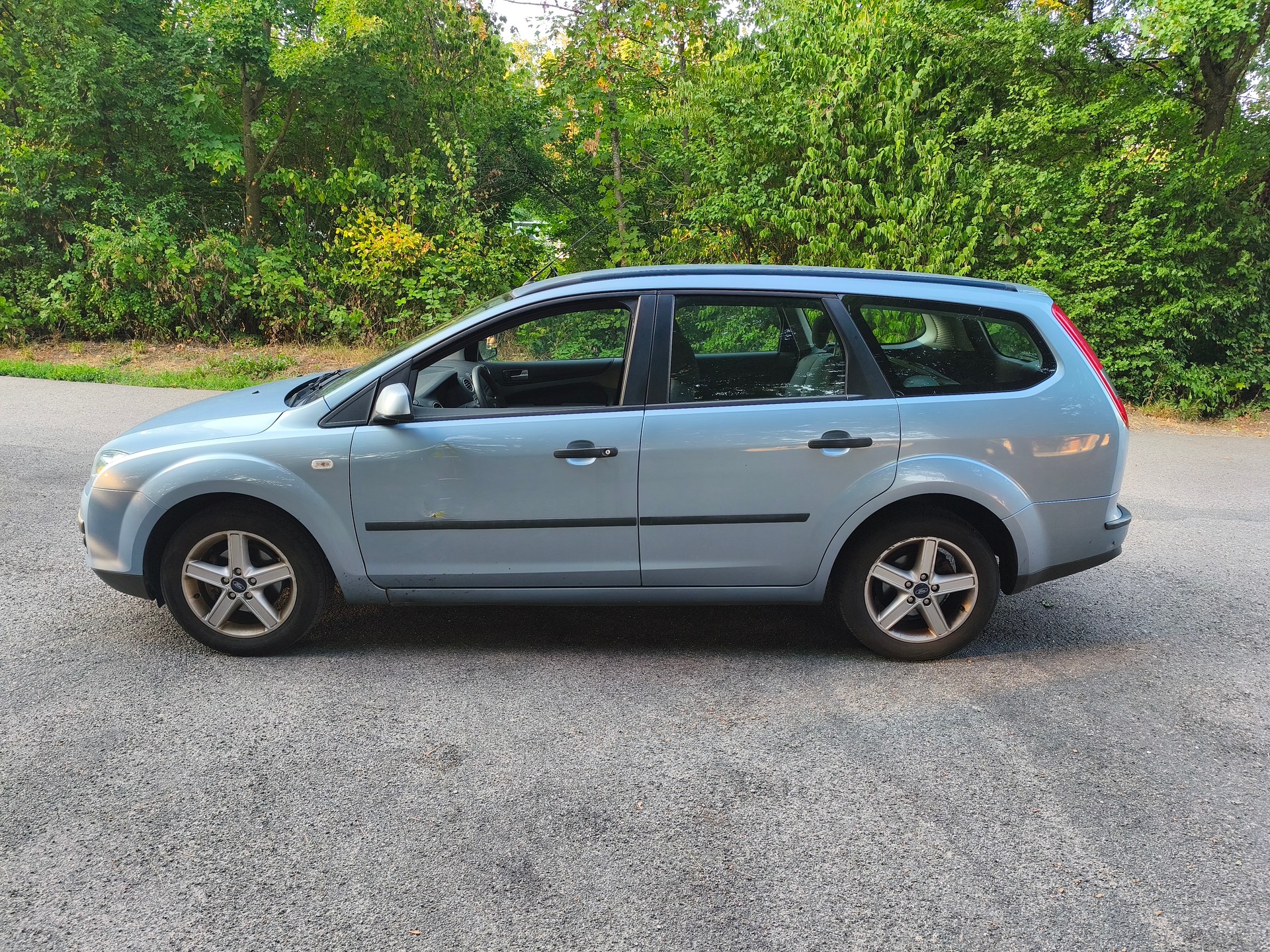 FORD 1.6i 16V Trend-image-1
