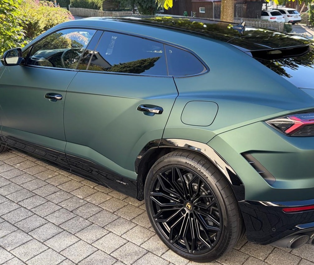LAMBORGHINI Urus SE-image-9