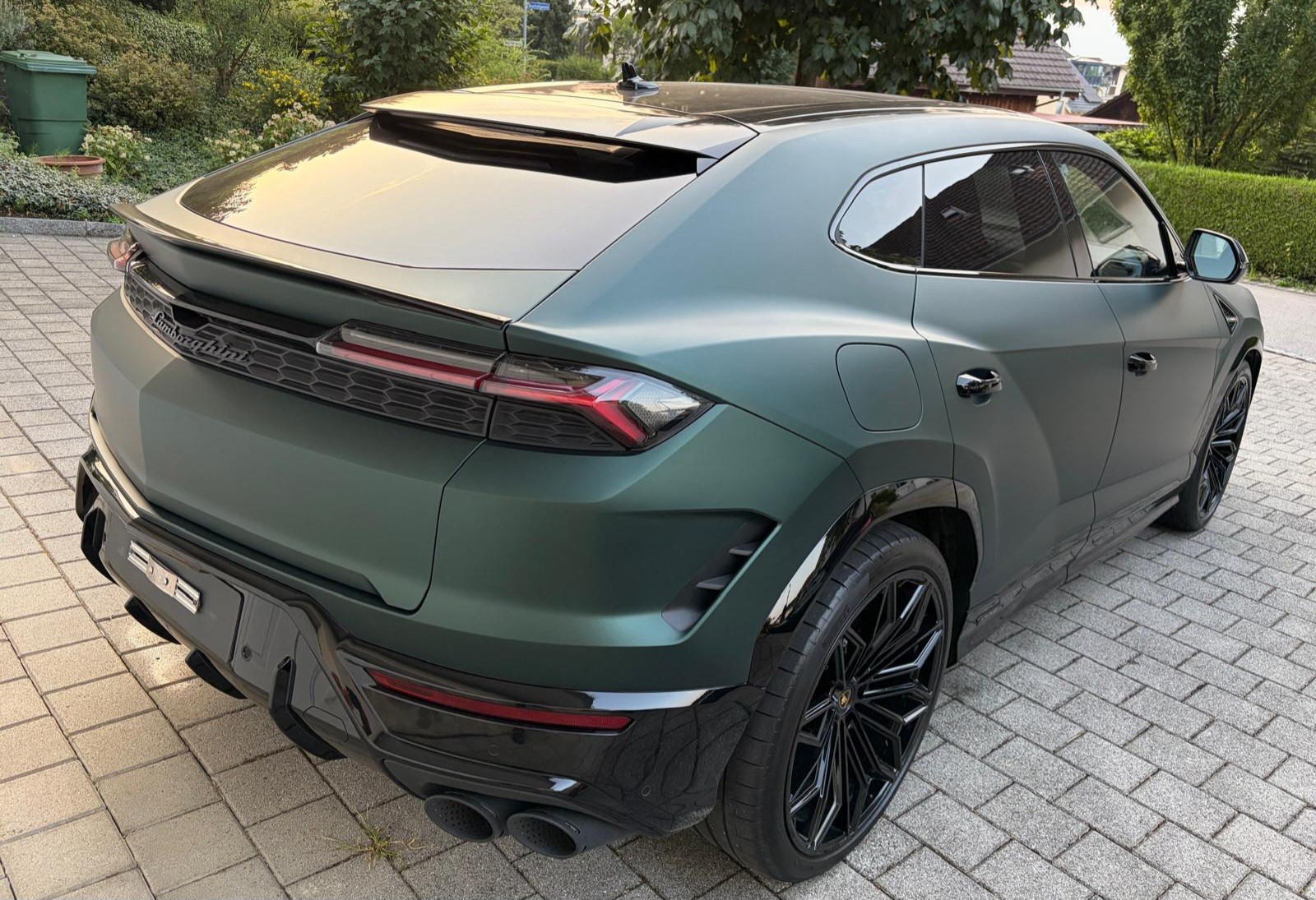 LAMBORGHINI Urus SE-image-4