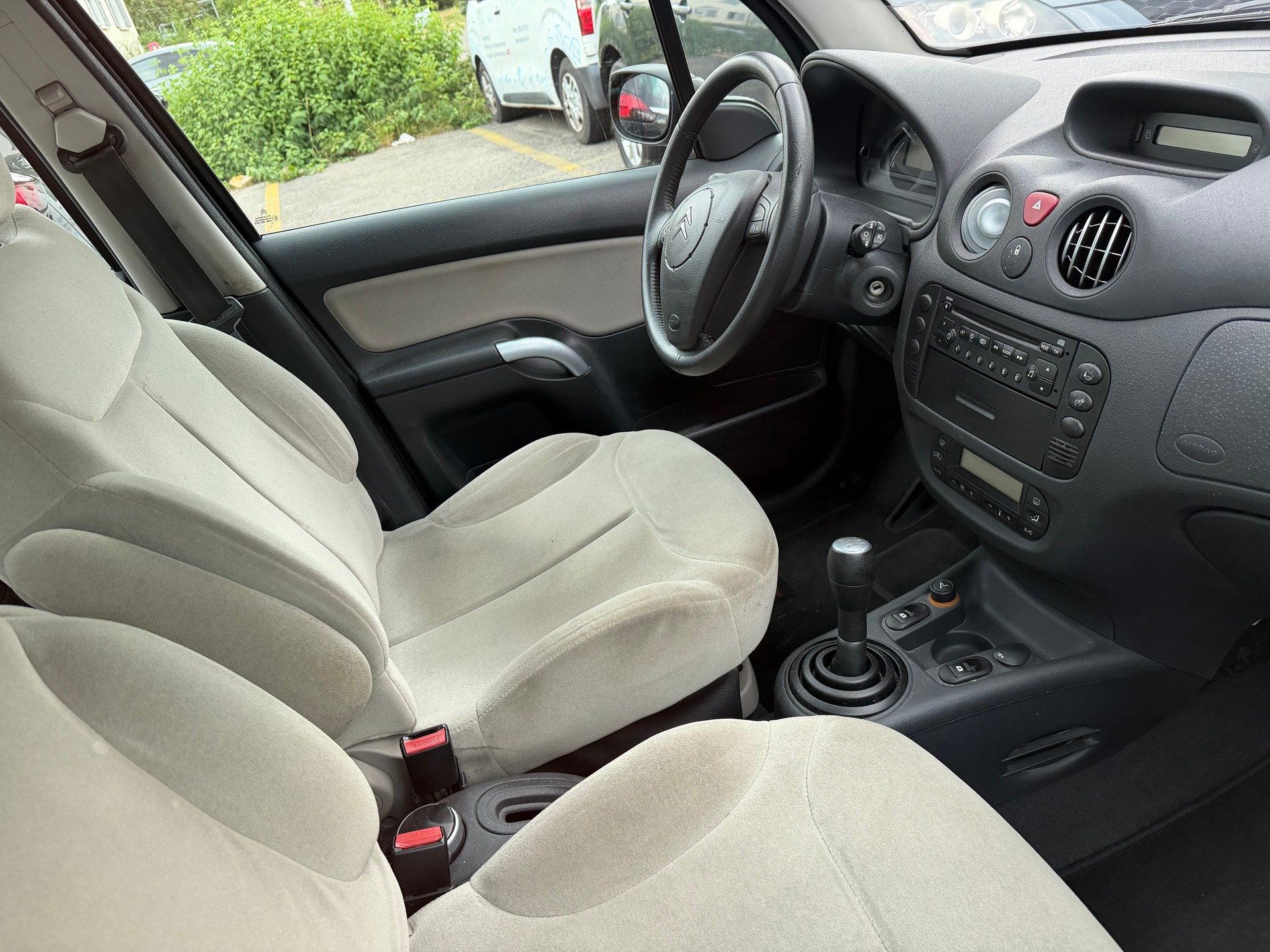CITROEN C3 1.4i Exclusive-image-1