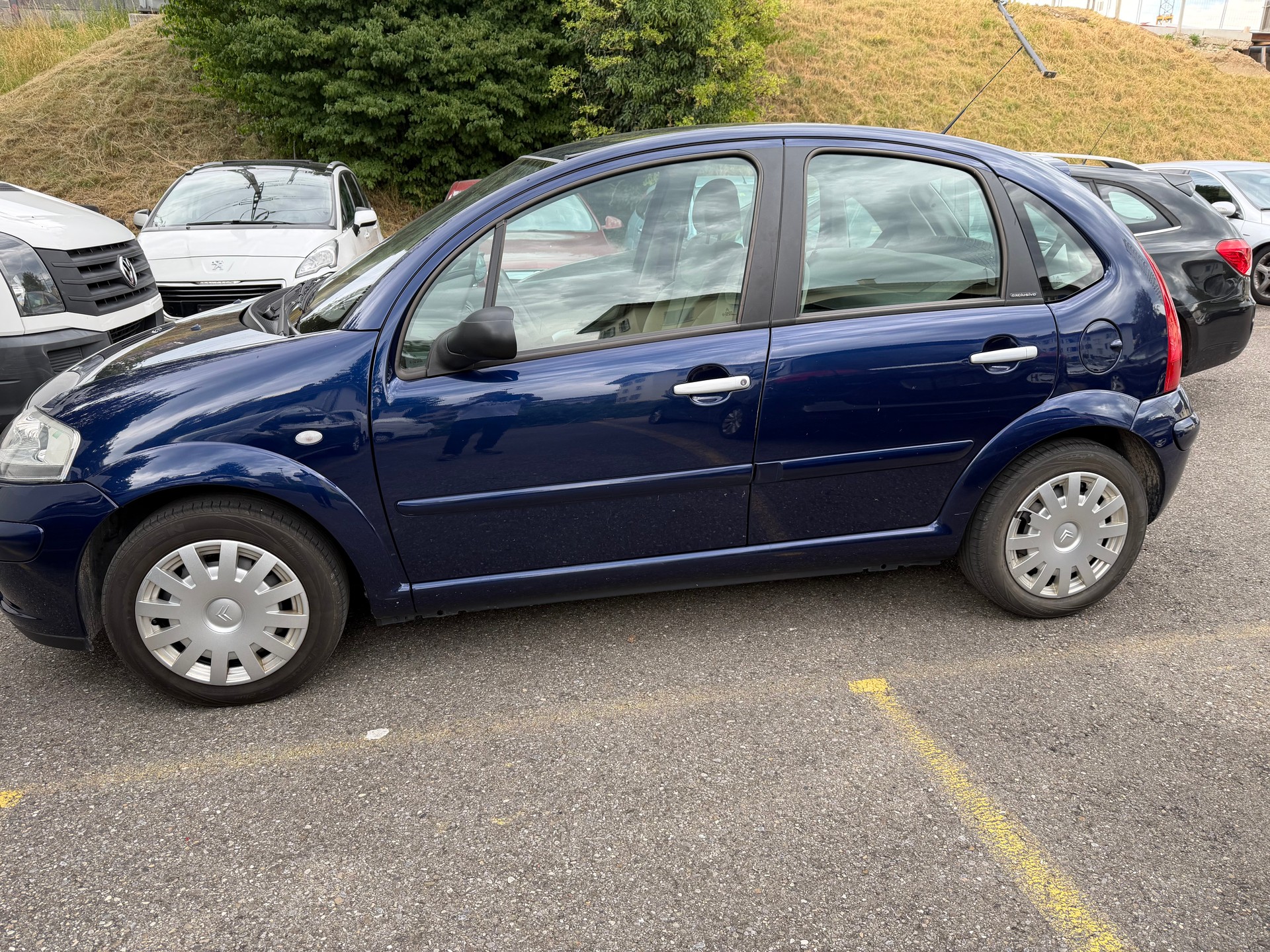CITROEN C3 1.4i Exclusive-image-3