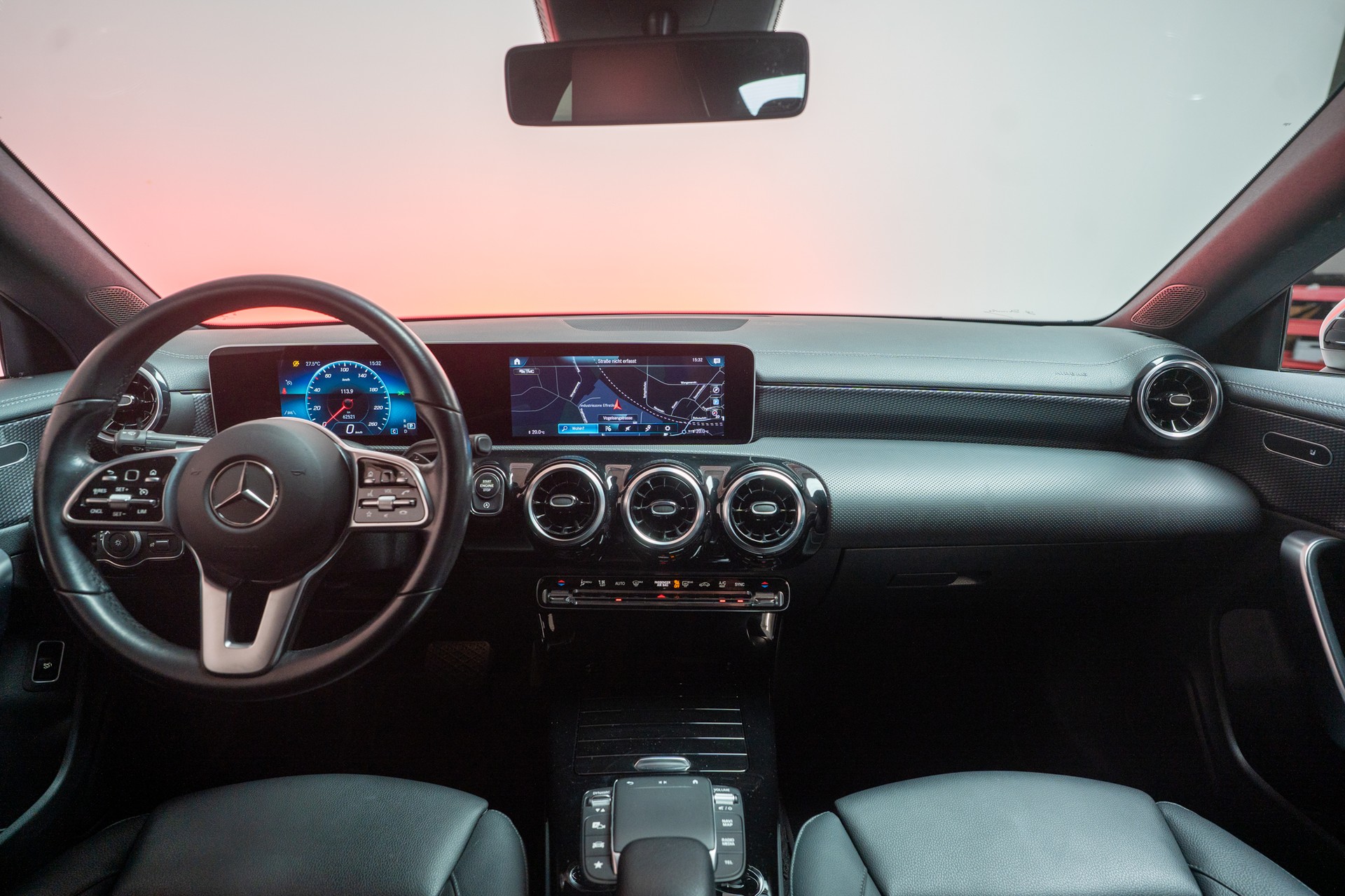 MERCEDES-BENZ CLA 180 Progressive / CH-Fahrzeug / Leder-Sitze / Rückfahrkamera-image-19