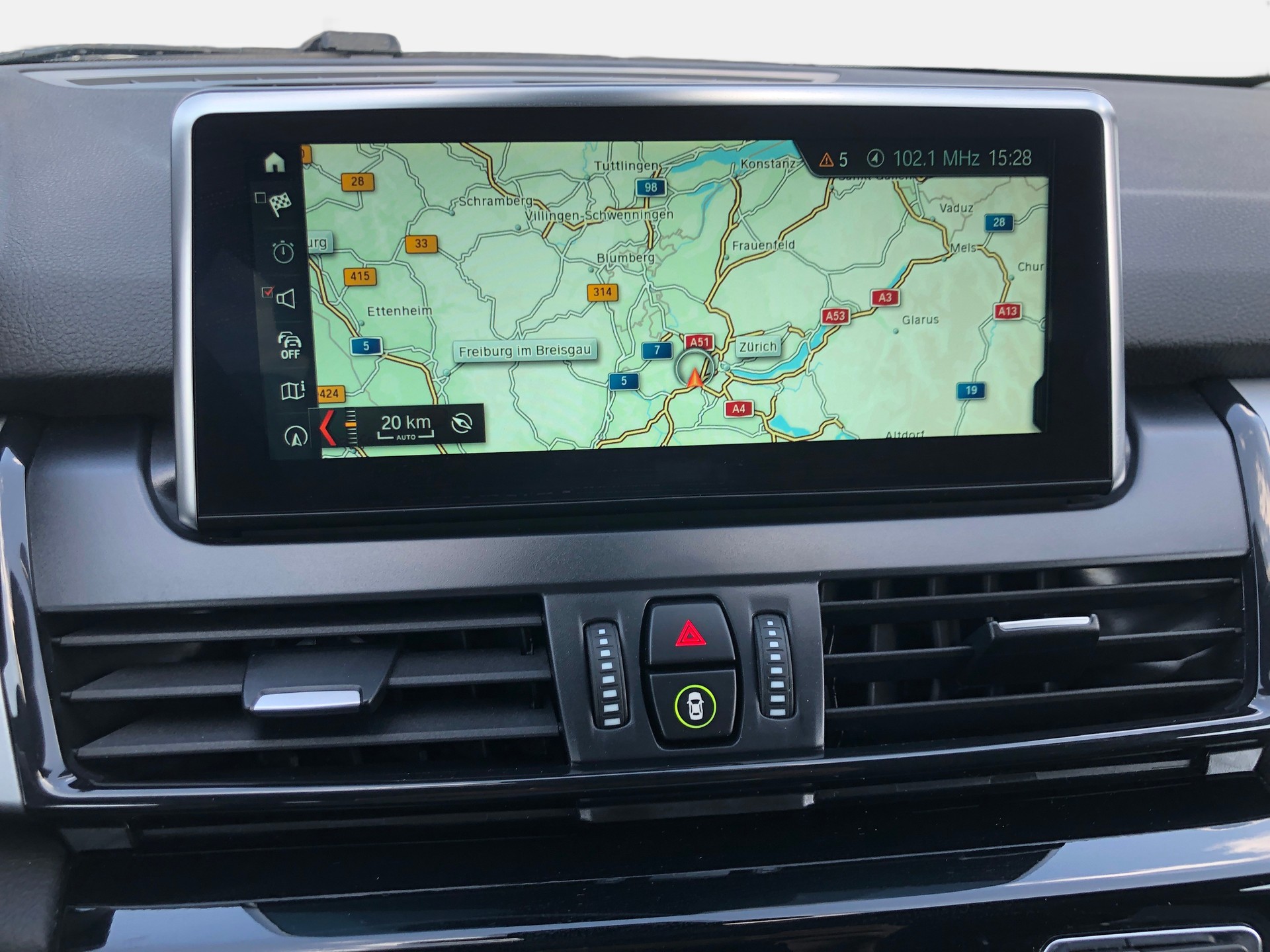 BMW 218d xDrive Active Tourer Steptronic-image-8