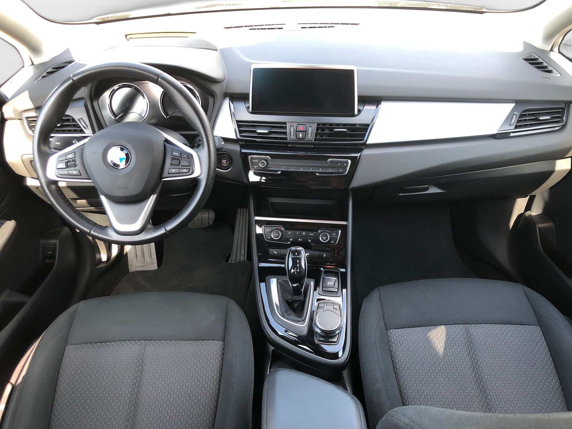BMW 218d xDrive Active Tourer Steptronic-image-10