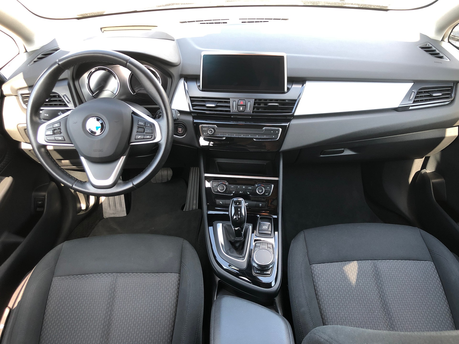 BMW 218d xDrive Active Tourer Steptronic-image-10