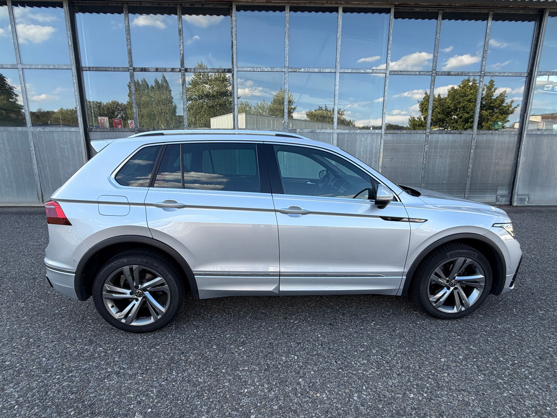VW Tiguan 2.0 TDI SCR R-Line 4Motion DSG-image-10
