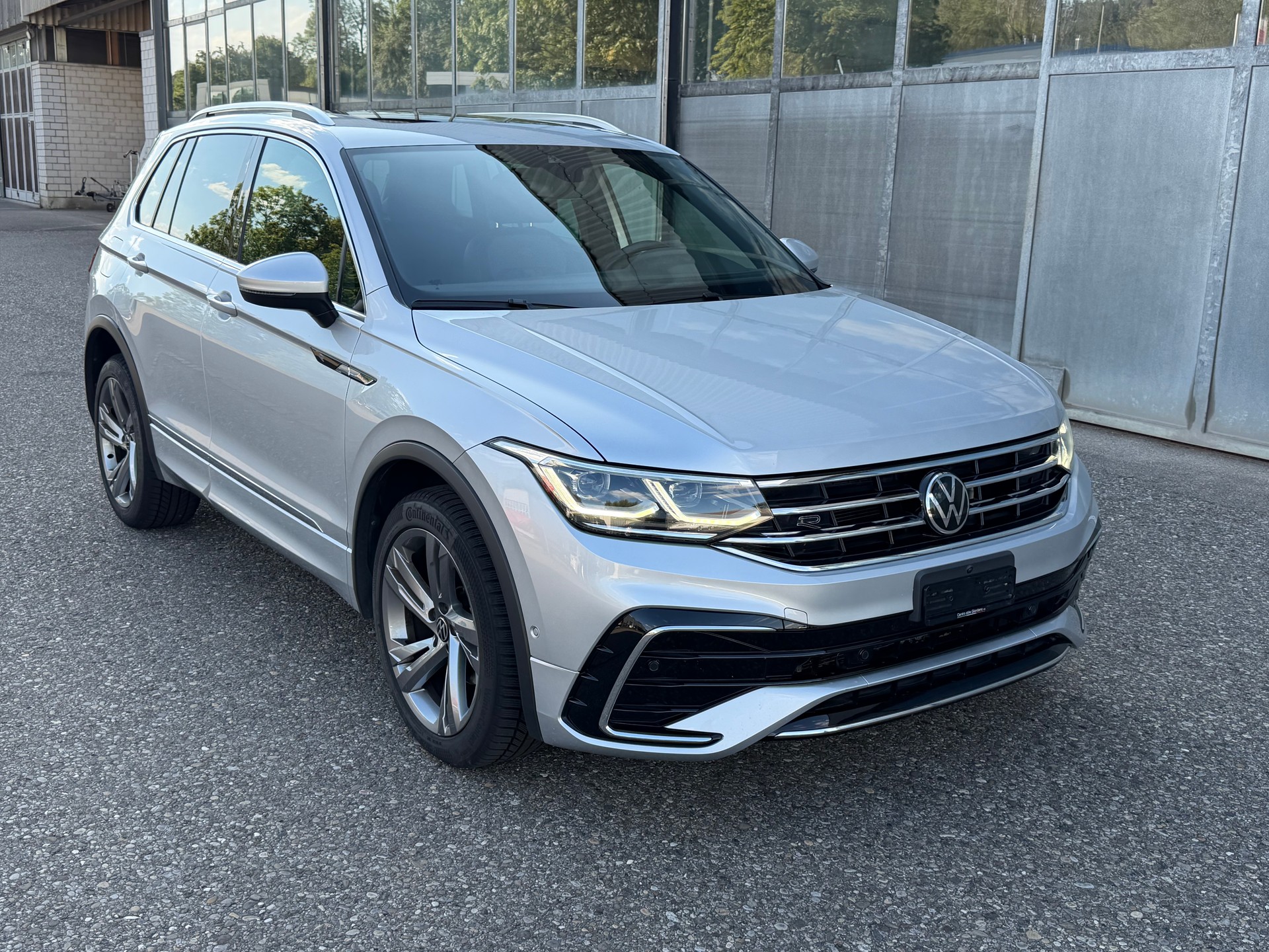 VW Tiguan 2.0 TDI SCR R-Line 4Motion DSG-image-14