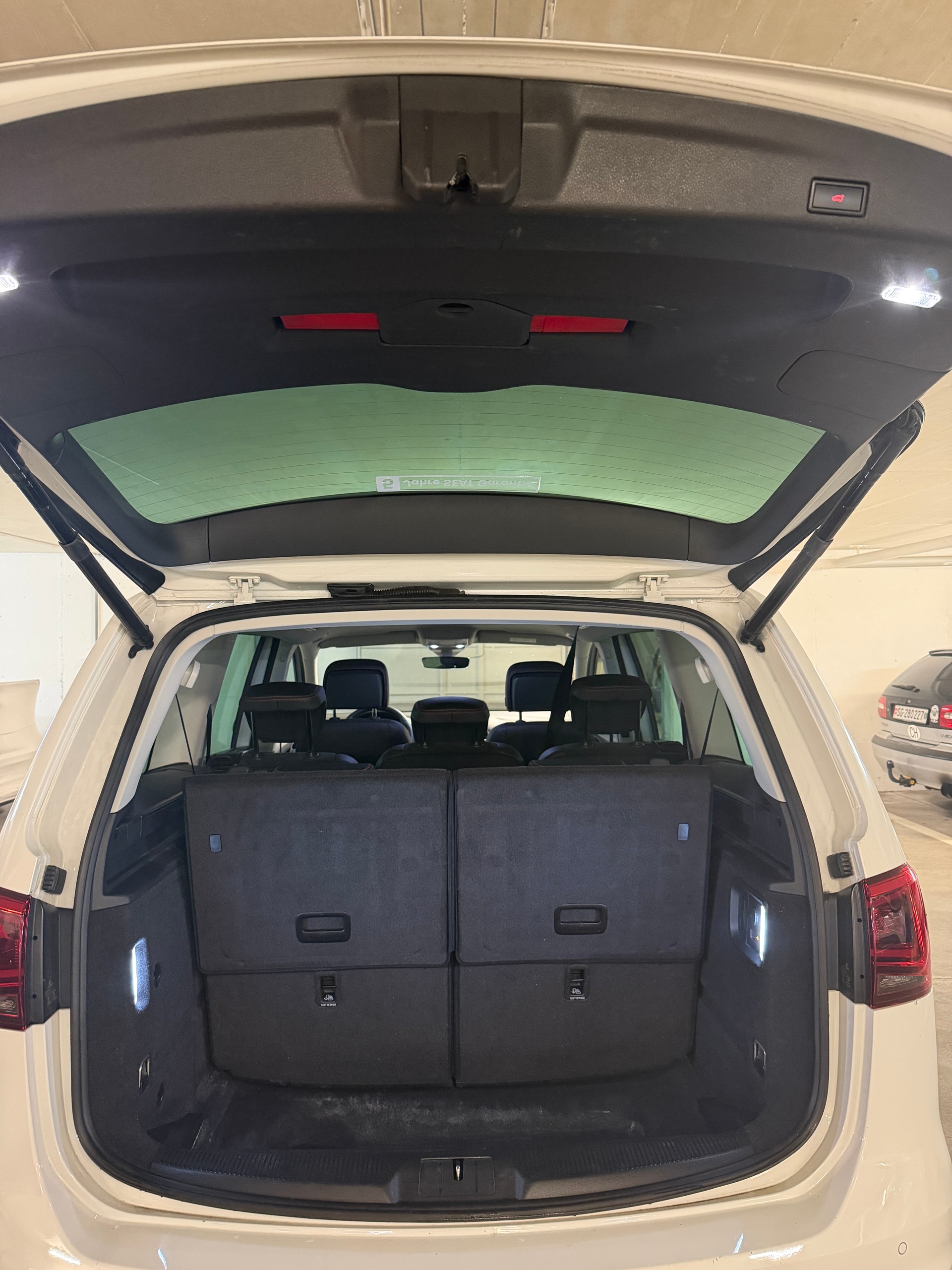 SEAT 2.0 TDI 4D-image-4