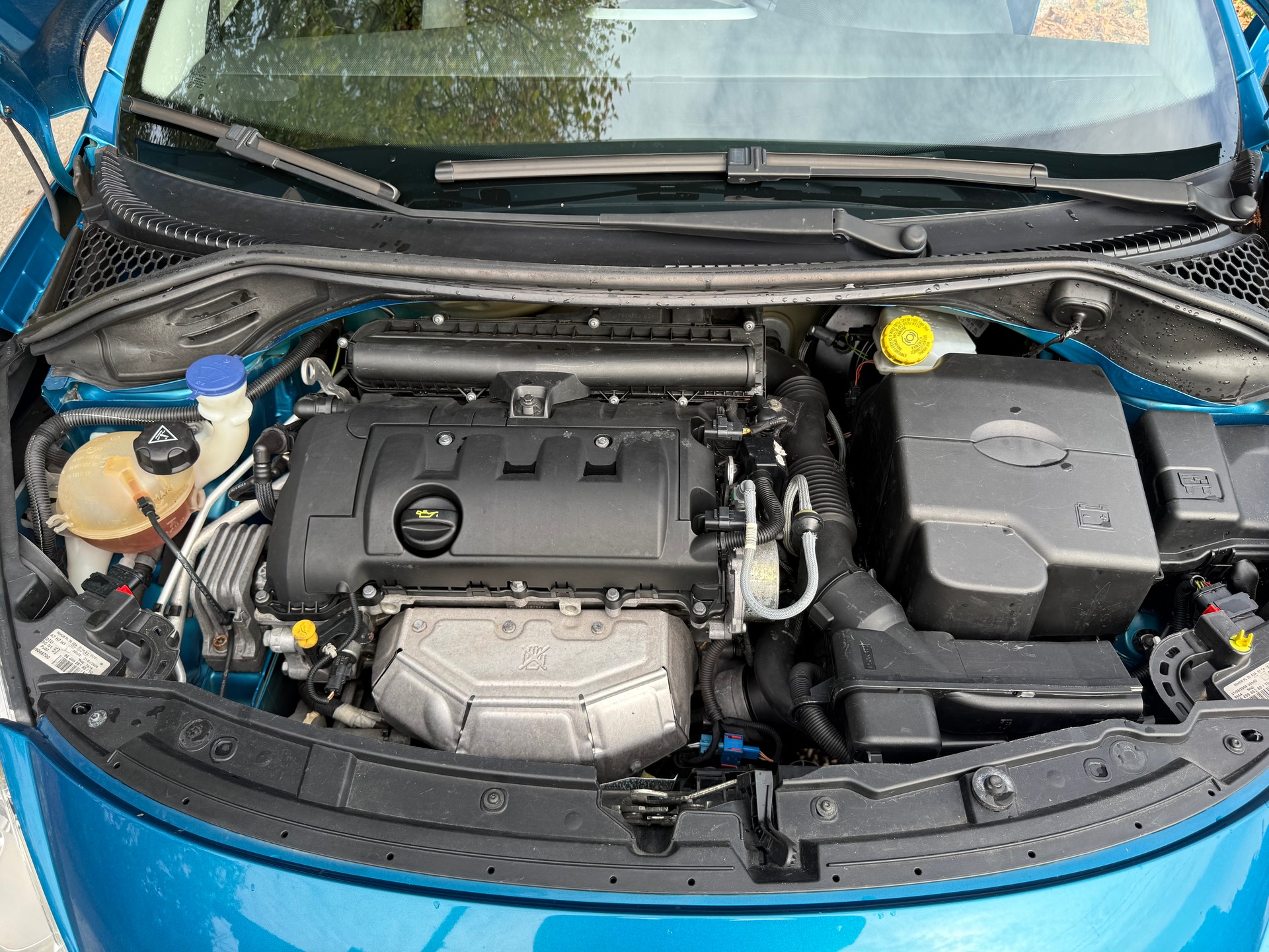 PEUGEOT 1.4 16V 95 Trendy Clim-image-3