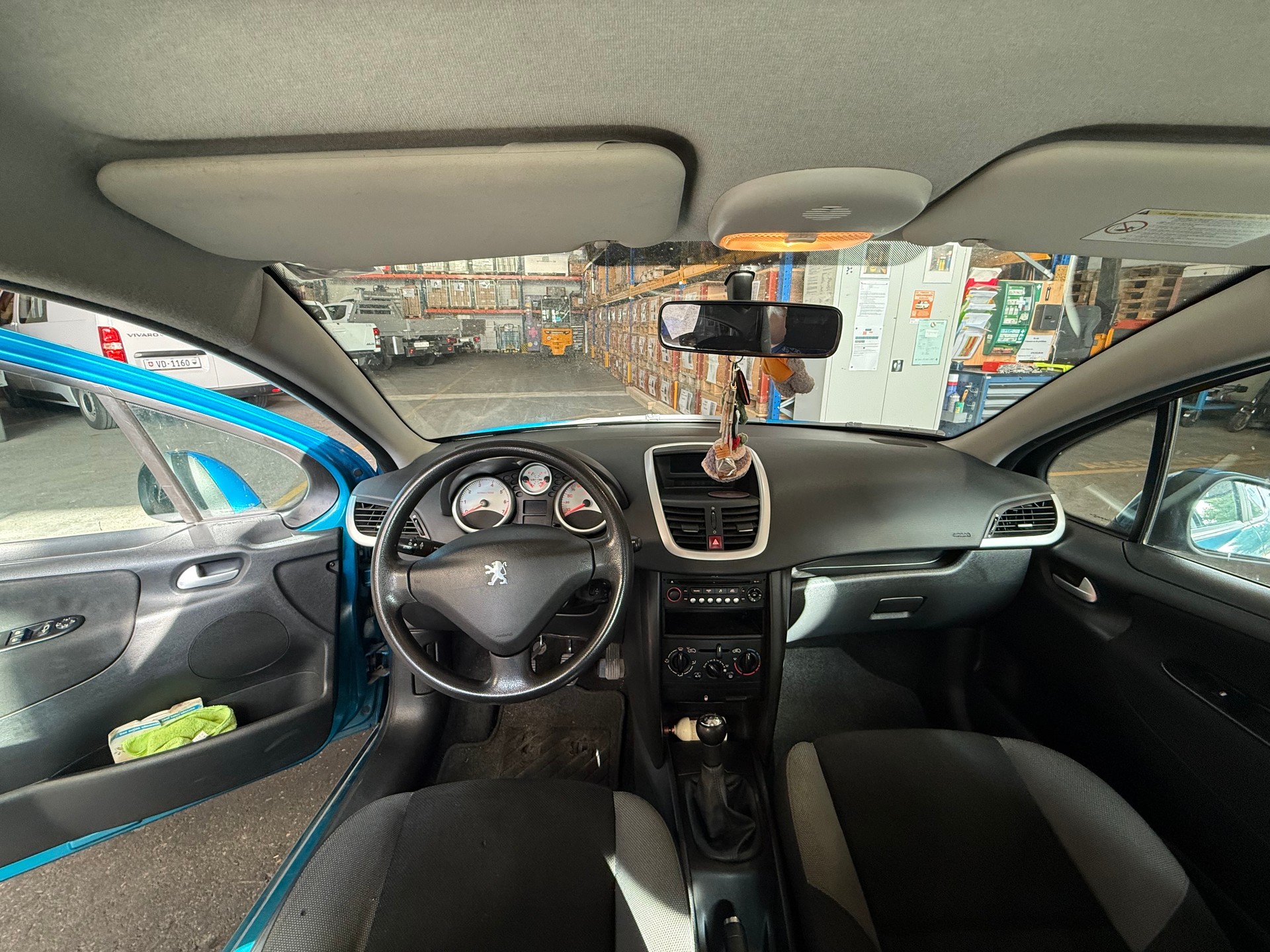 PEUGEOT 1.4 16V 95 Trendy Clim-image-4
