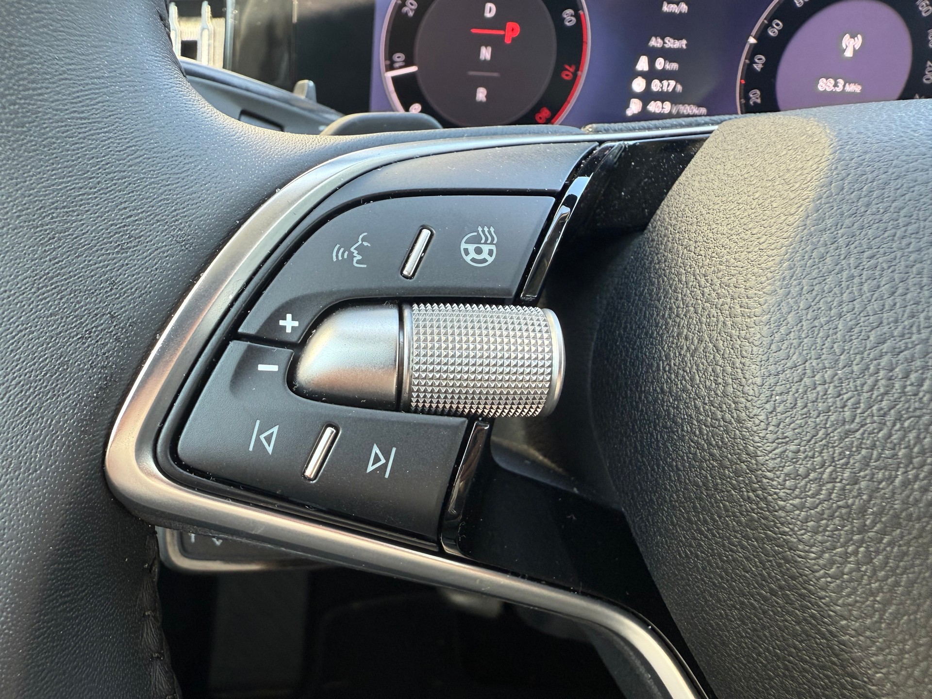 SKODA Superb Combi 2.0 TSI Selection 4x4 DSG-image-18