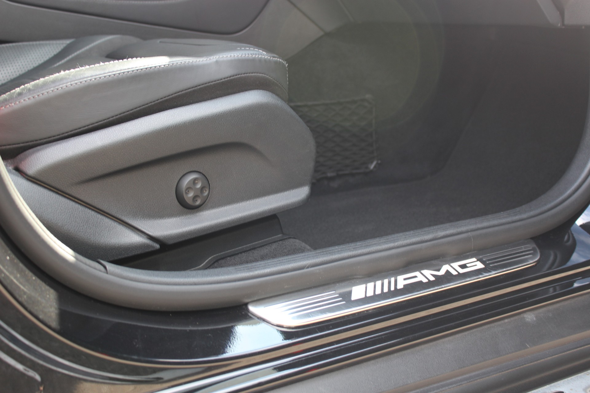 MERCEDES-BENZ GLC 63 S AMG 4Matic+ 9G-Tronic-image-4