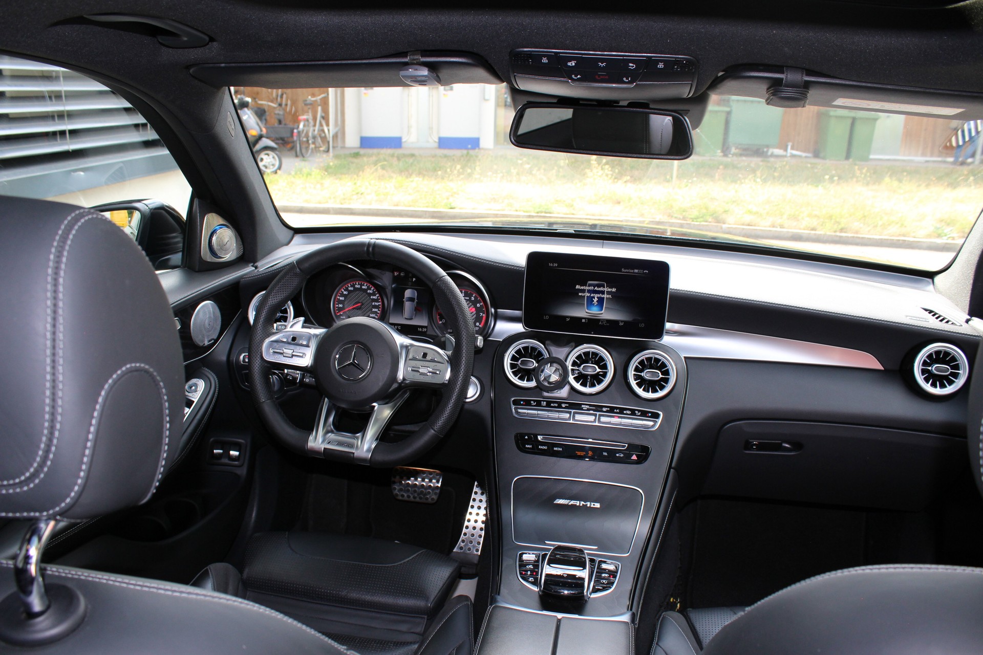 MERCEDES-BENZ GLC 63 S AMG 4Matic+ 9G-Tronic-image-7