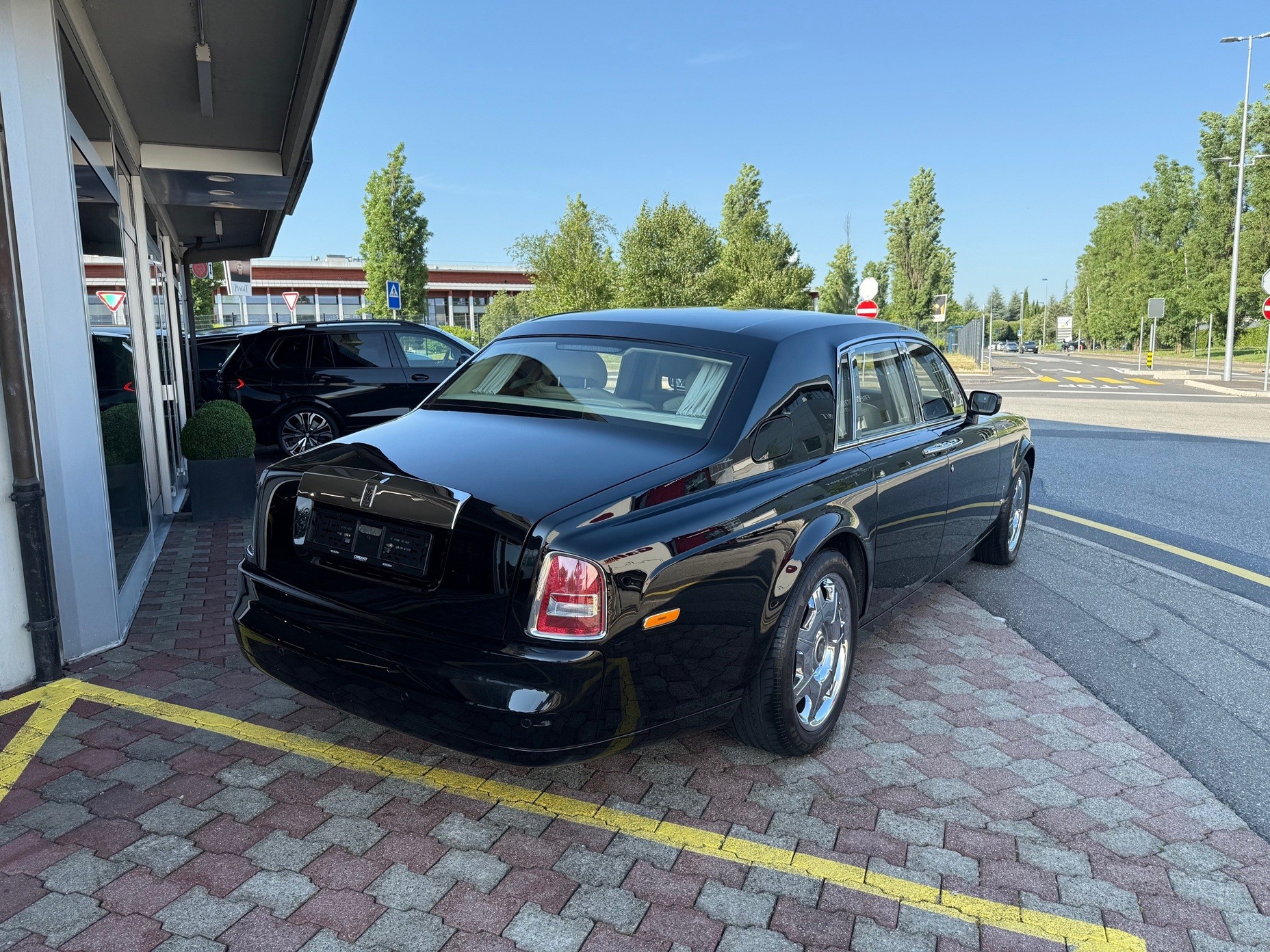 ROLLS-ROYCE Phantom 6.7 V12-image-6