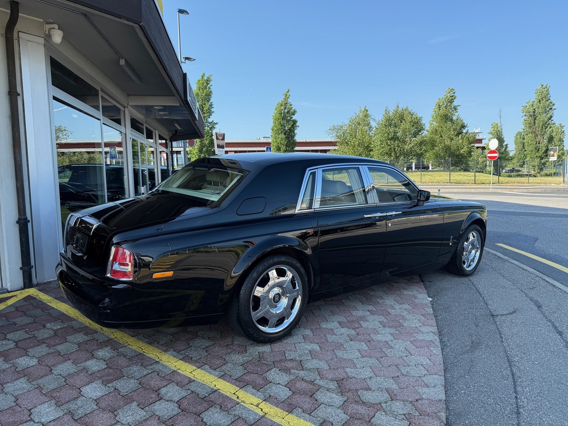 ROLLS-ROYCE Phantom 6.7 V12-image-5