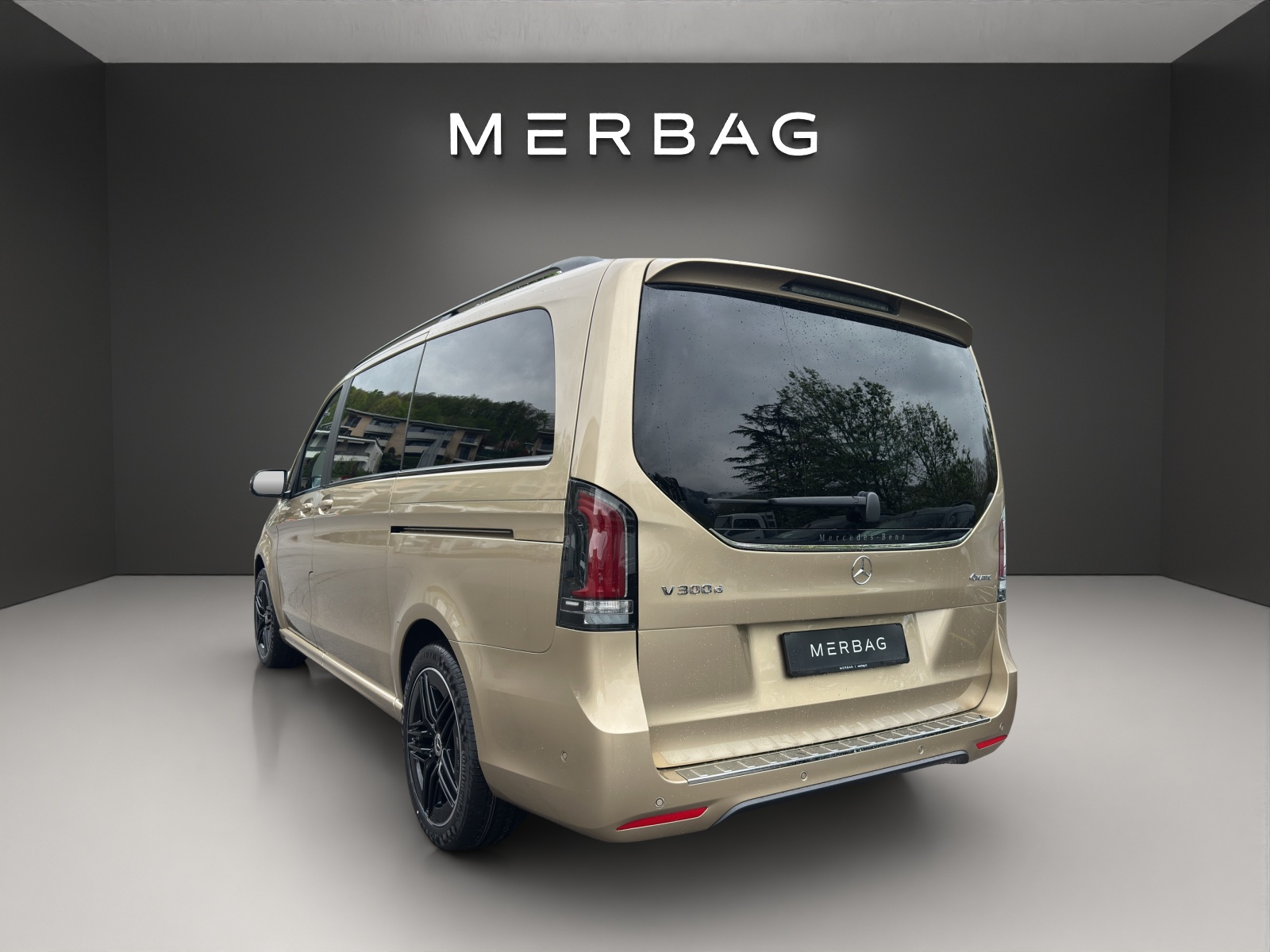 MERCEDES-BENZ V 300 d lang 4Matic Exclusive 9G-Tronic-image-4