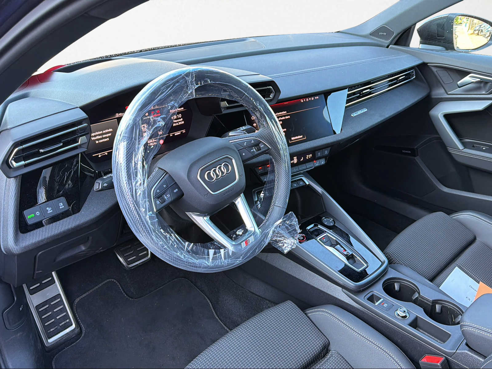 AUDI S3 Sportback TFSI quattro S-tronic-image-2