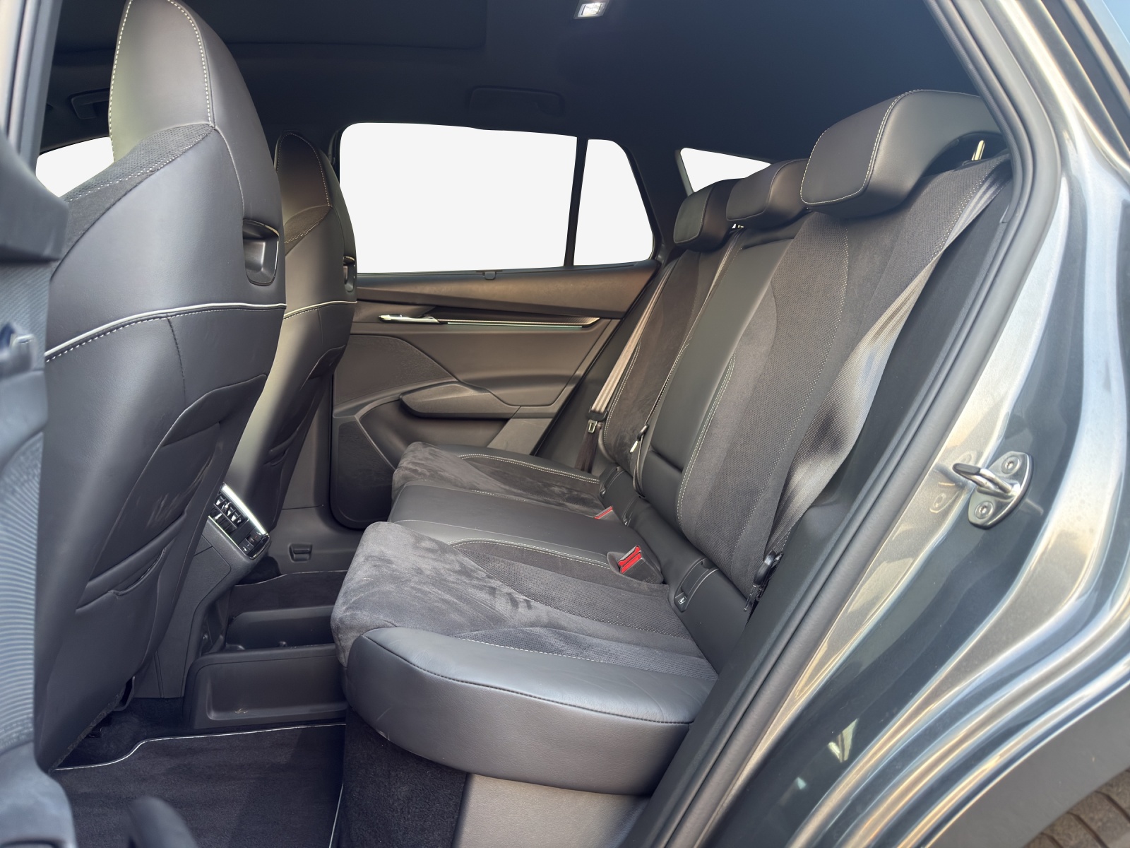 SKODA Enyaq iV 80x SportLine-image-11