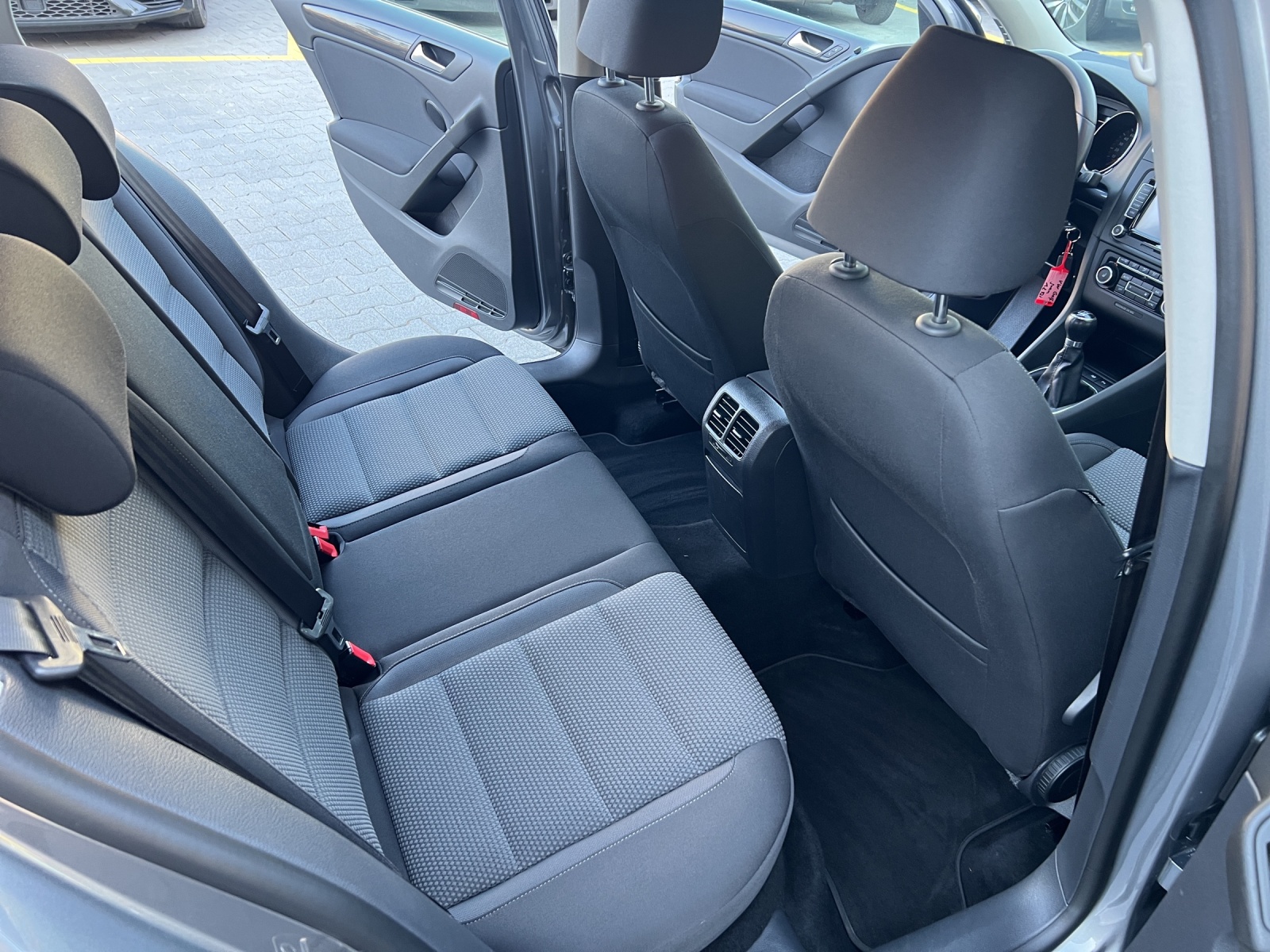 VW Golf 1.2 TSI BlueMotion Technology Team-image-7