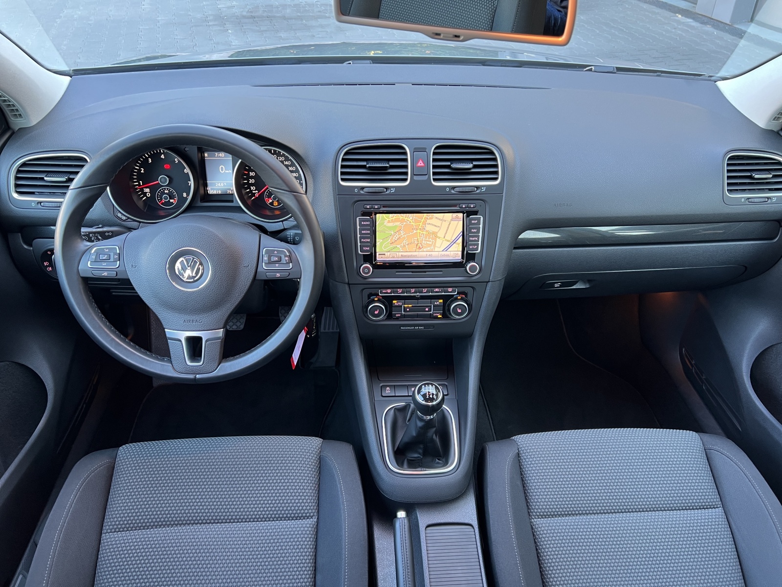 VW Golf 1.2 TSI BlueMotion Technology Team-image-9