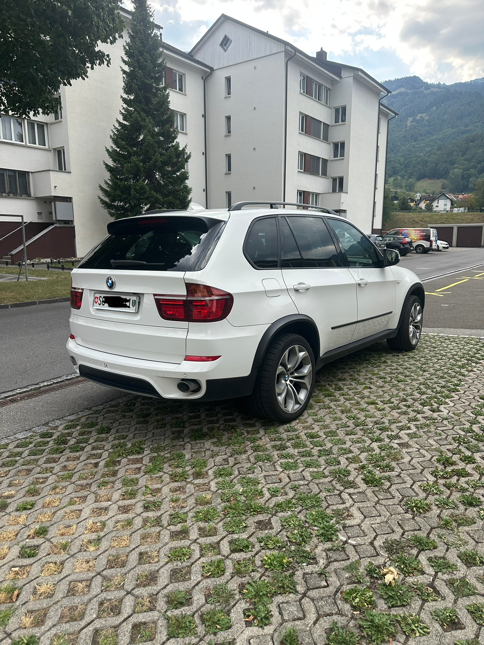 BMW 40d xDrive-image-2