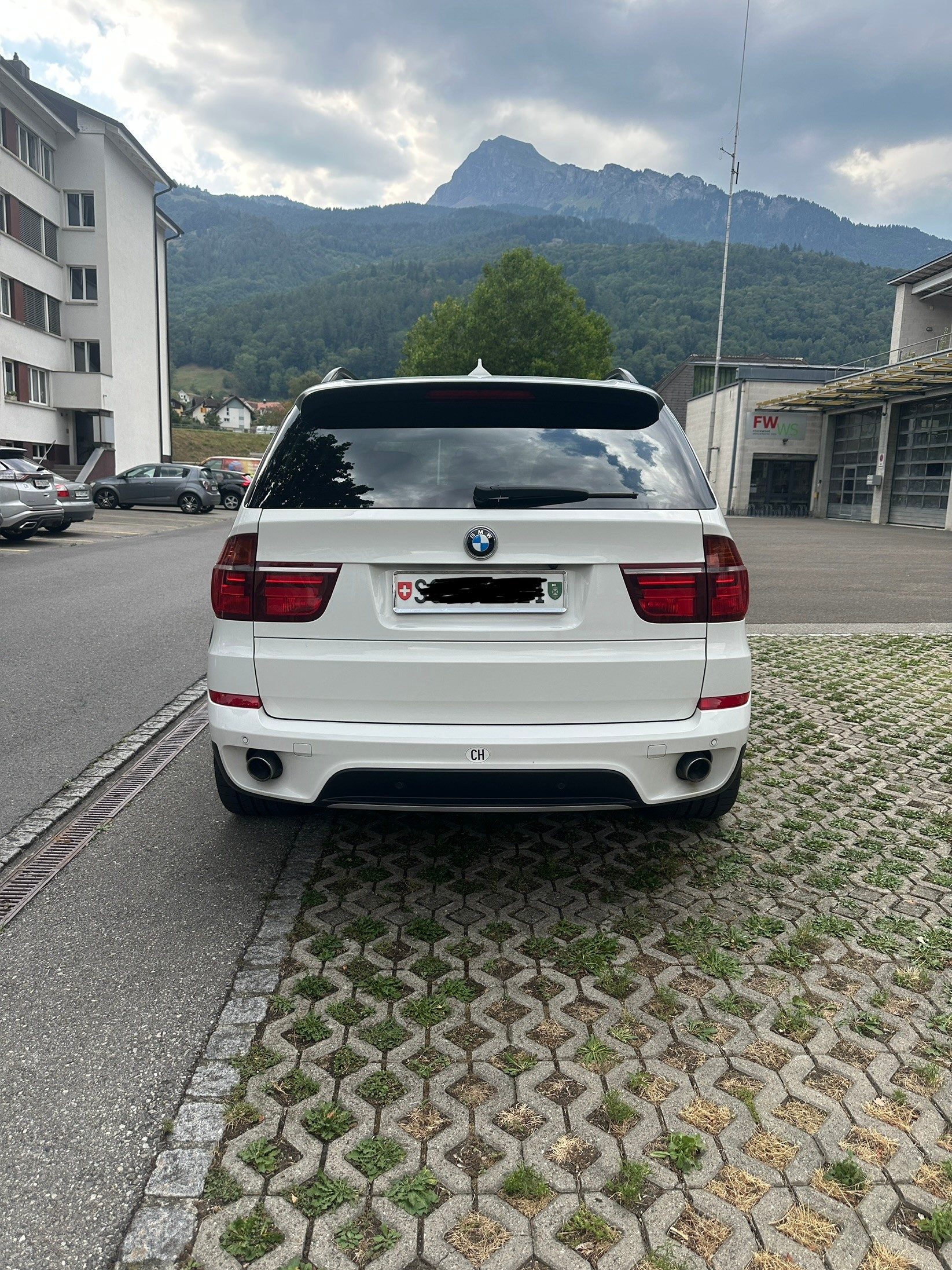 BMW 40d xDrive-image-1