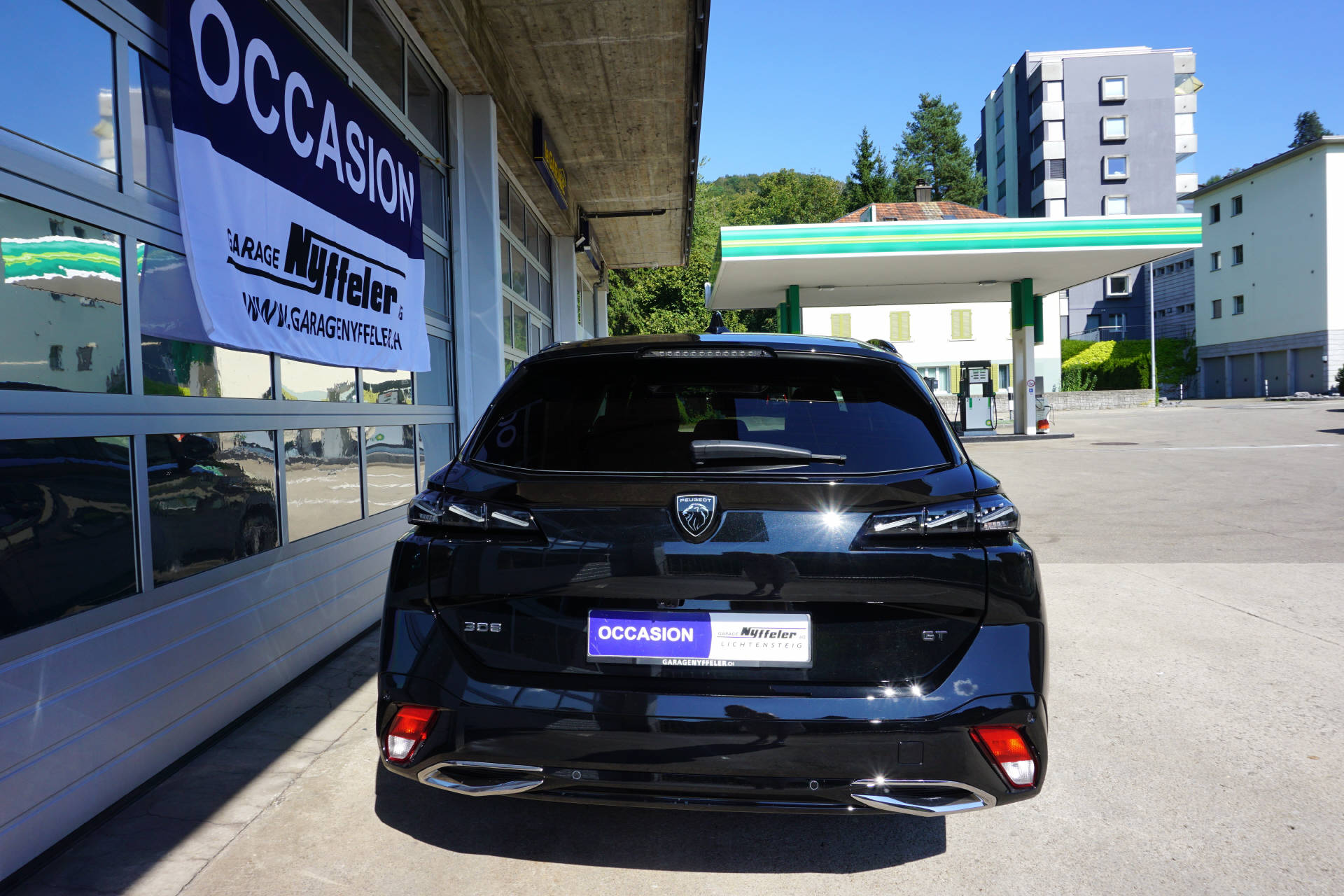 PEUGEOT 308 SW 1.2 Hybrid GT-image-4