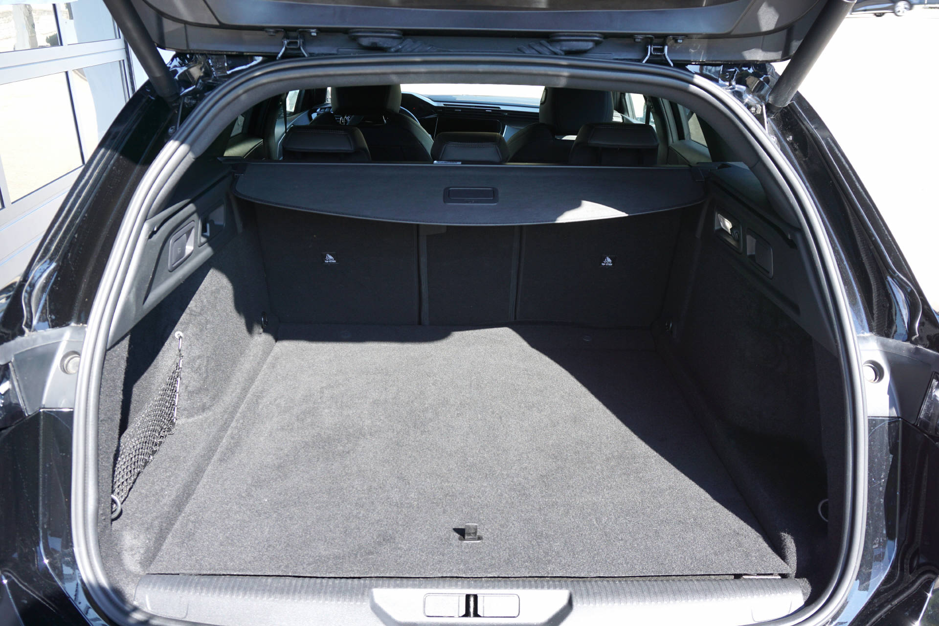 PEUGEOT 308 SW 1.2 Hybrid GT-image-12