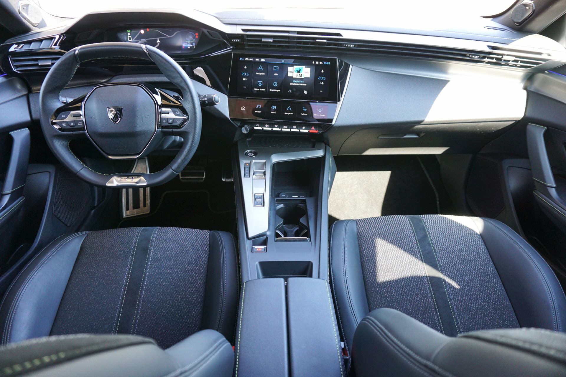 PEUGEOT 308 SW 1.2 Hybrid GT-image-5