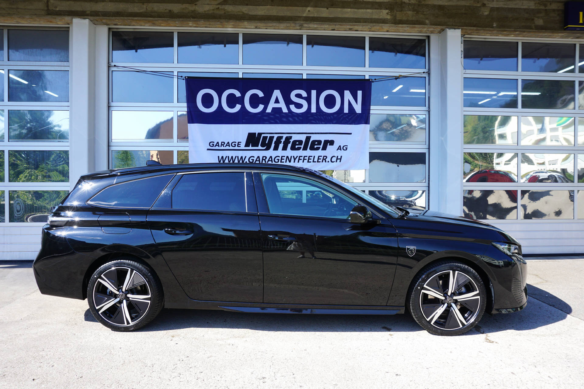 PEUGEOT 308 SW 1.2 Hybrid GT-image-2