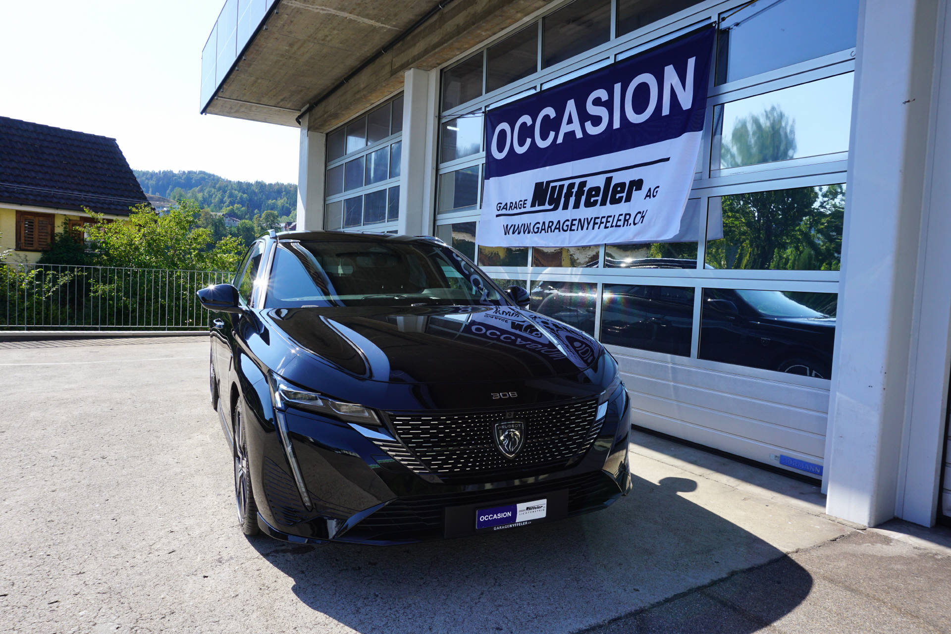 PEUGEOT 308 SW 1.2 Hybrid GT-image-0