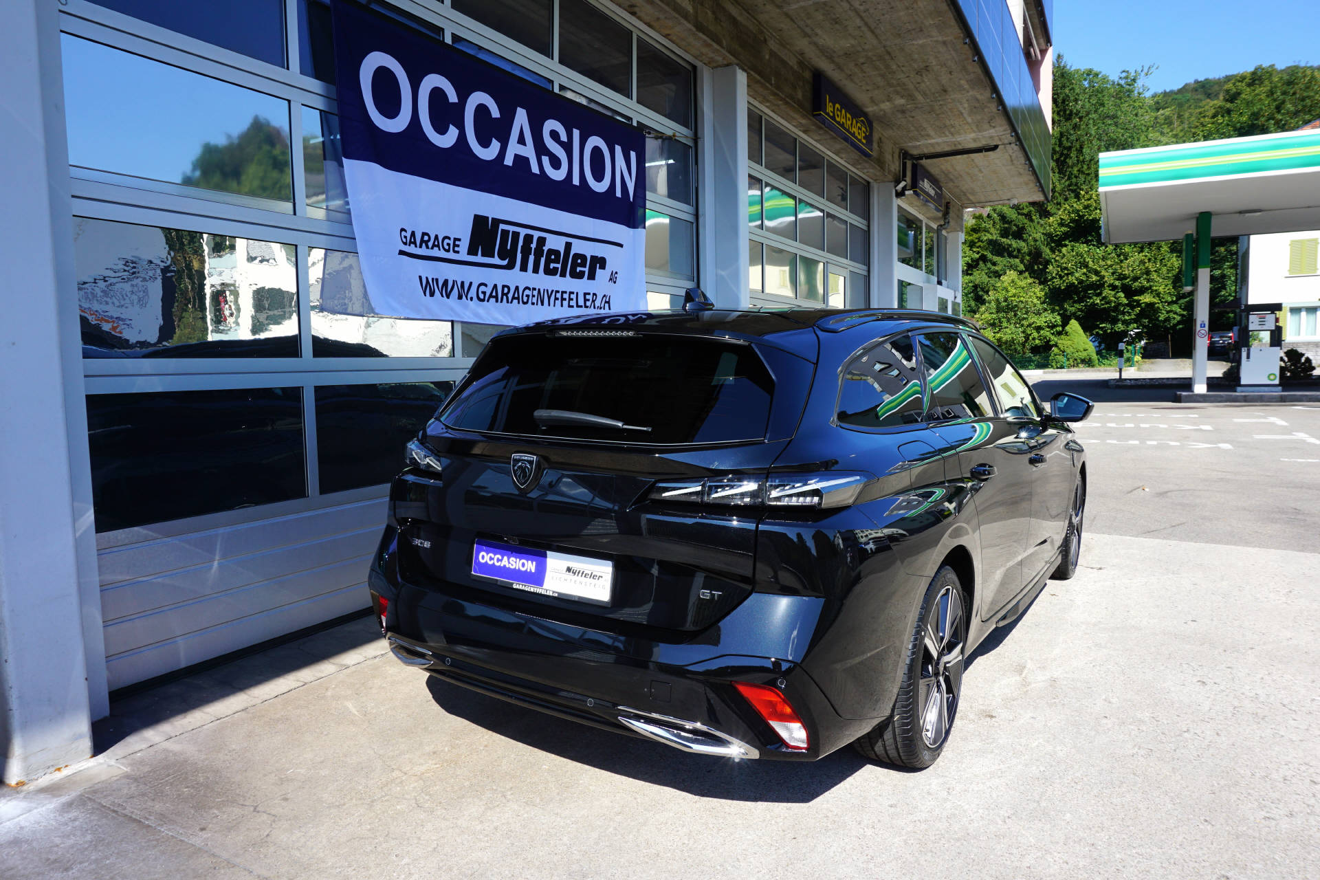 PEUGEOT 308 SW 1.2 Hybrid GT-image-3
