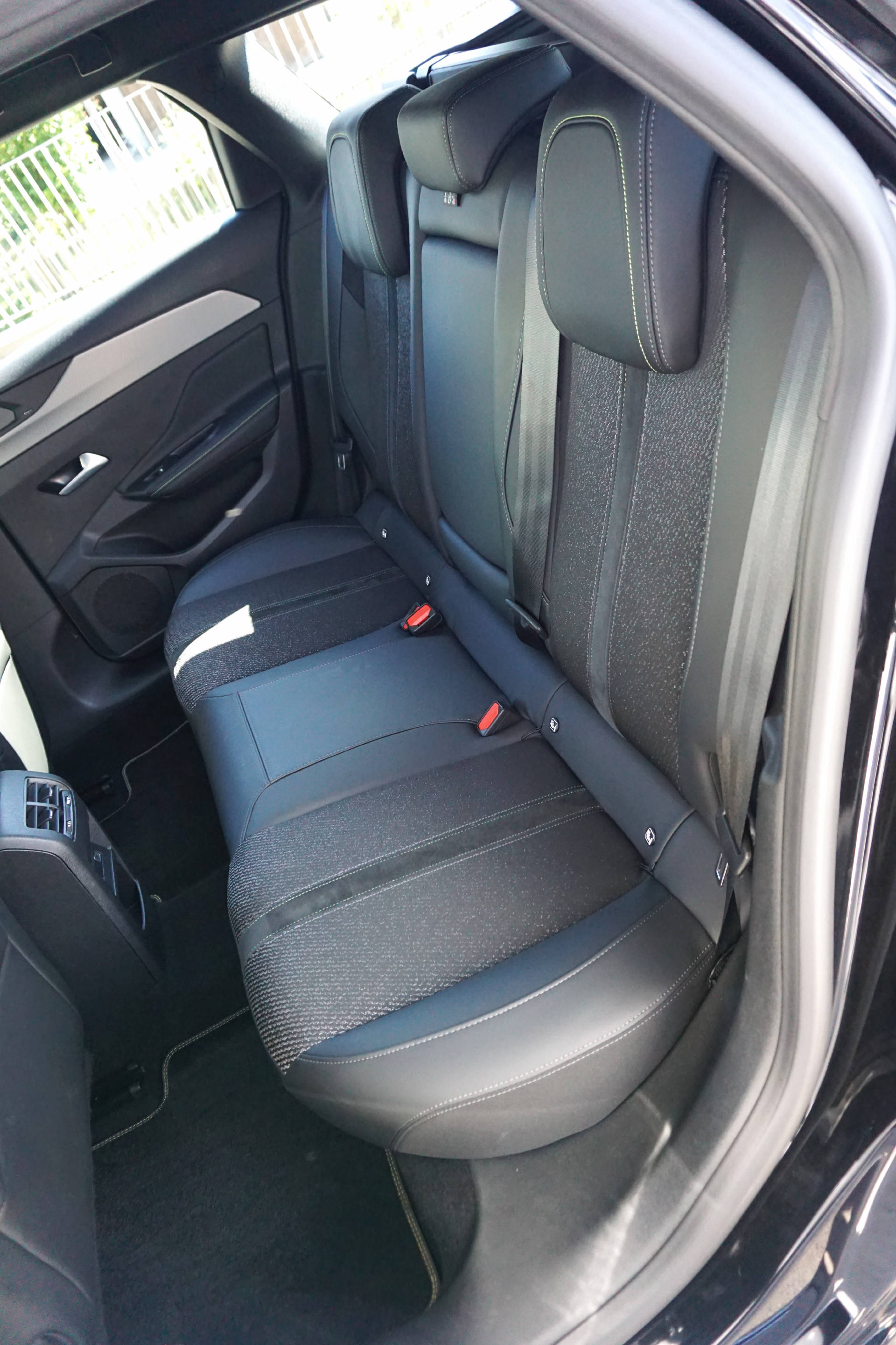 PEUGEOT 308 SW 1.2 Hybrid GT-image-11