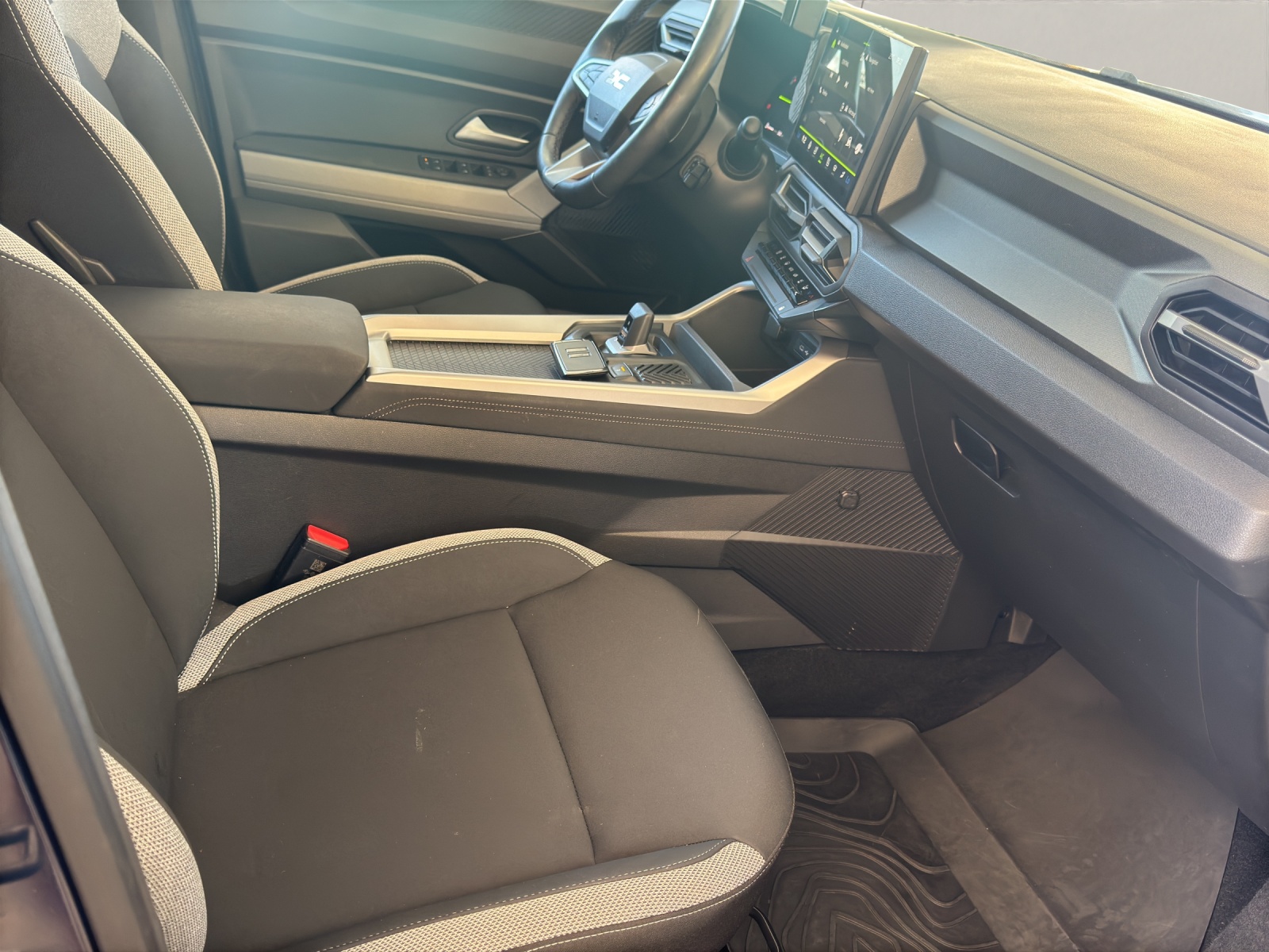 DACIA Bigster 1.8 Hybrid Journey *Automat*-image-10