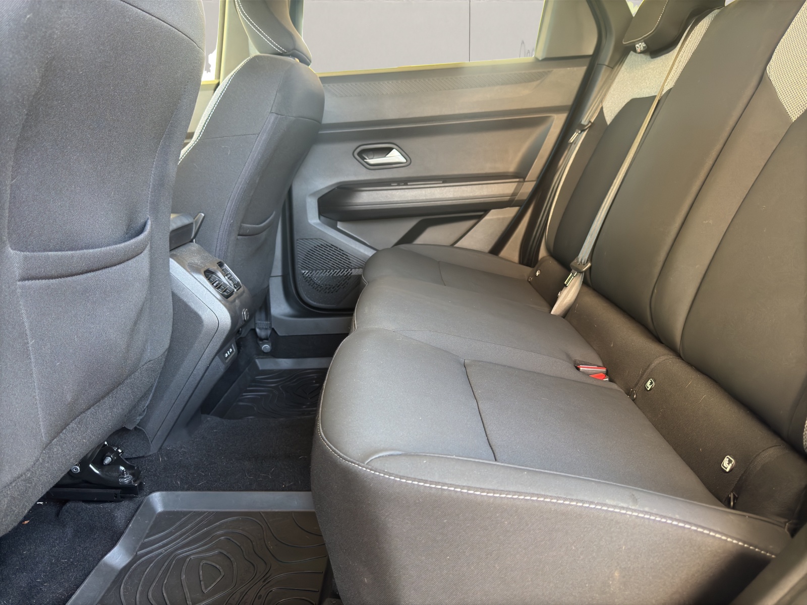 DACIA Bigster 1.8 Hybrid Journey *Automat*-image-16