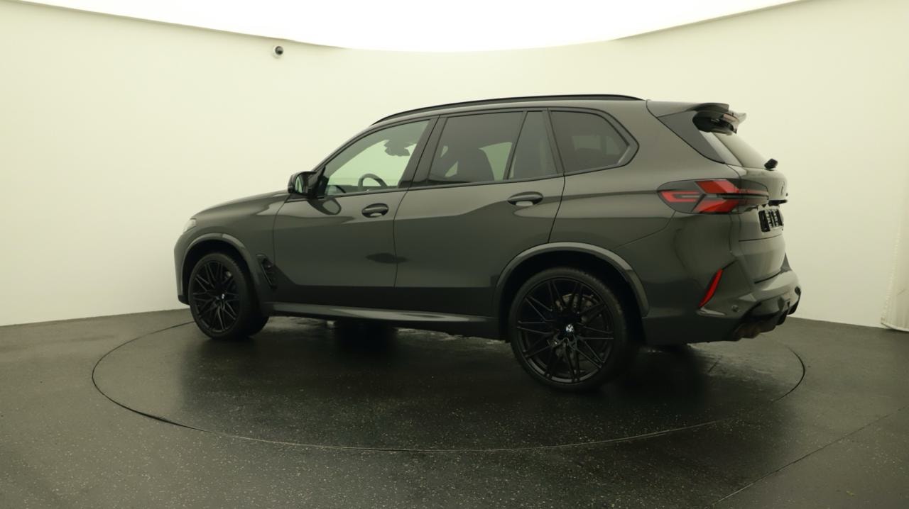 BMW X5M Competition-showroom-element-2