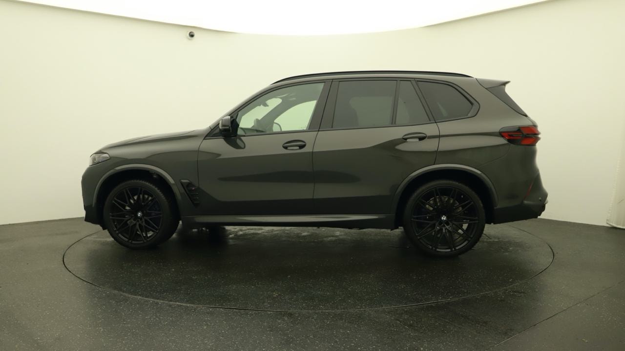 BMW X5M Competition-showroom-element-1