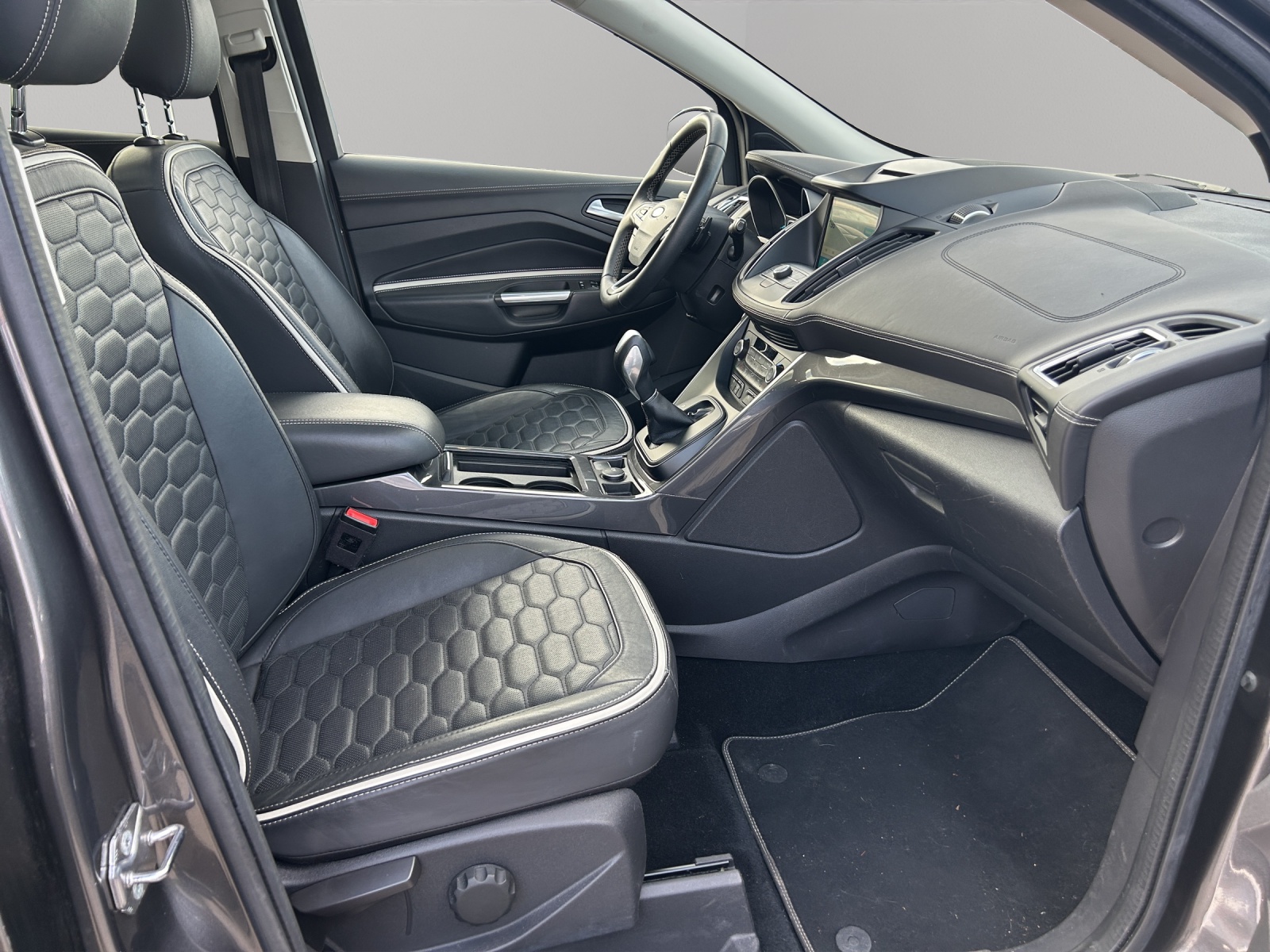 FORD Kuga 2.0 SCTi Vignale 4WD Automatic-image-18