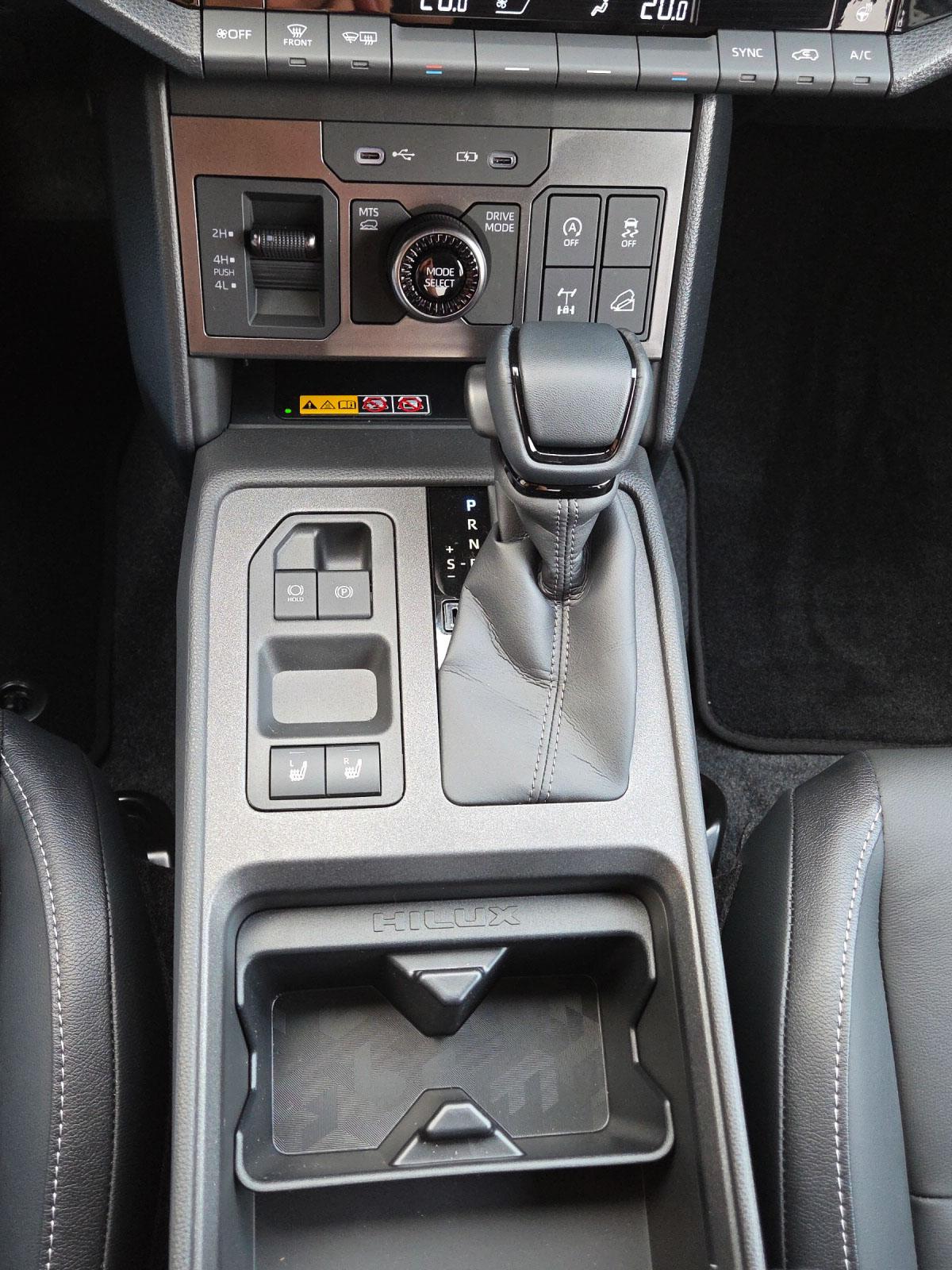 TOYOTA Hilux Double Cab.-Pick-up 2.8 D-4D MHEV 204 Style-image-15