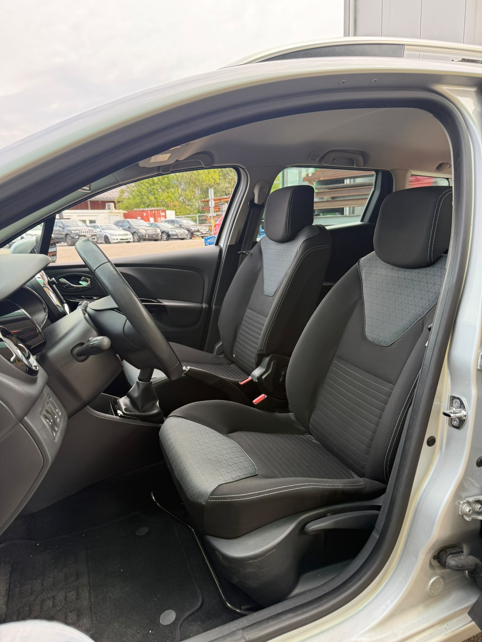 RENAULT Clio Grandtour 0.9 12V Expression-image-8