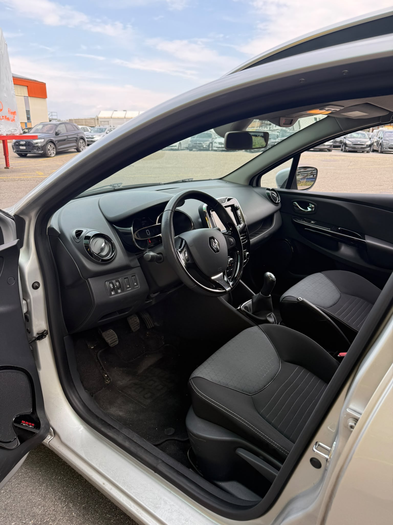 RENAULT Clio Grandtour 0.9 12V Expression-image-9