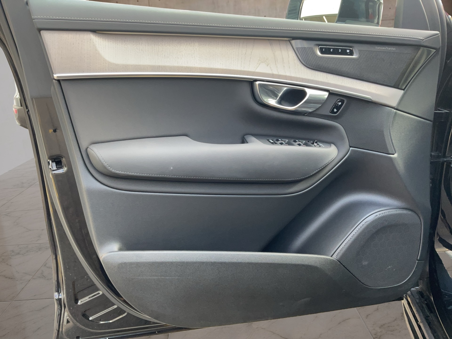 VOLVO XC90 2.0 B5 MH Plus Bright AWD-image-16