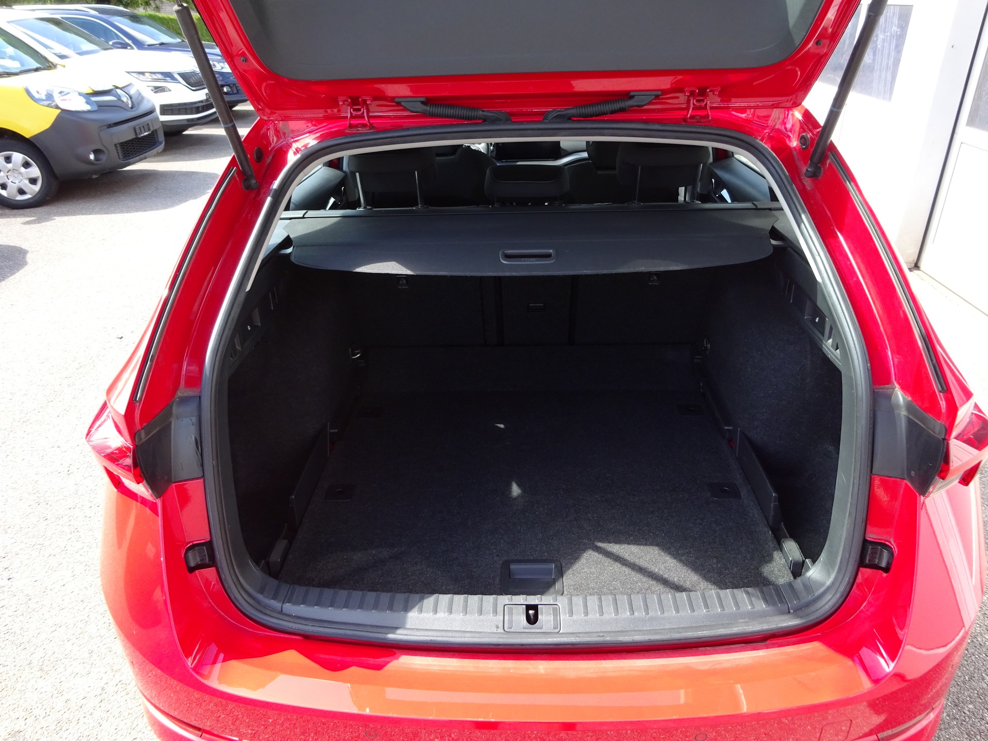 SKODA Octavia Combi 2.0 TDI DSG Ambition 4x4-image-13