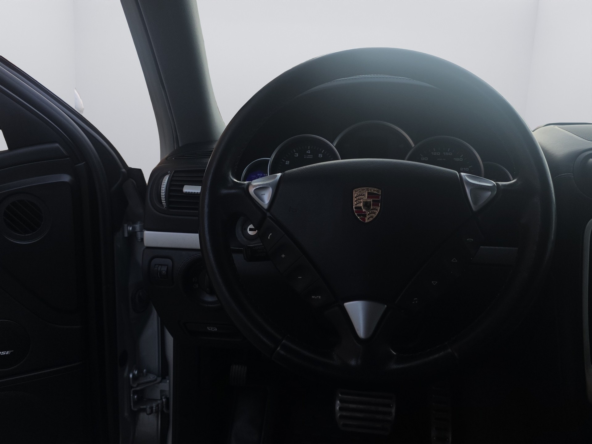 PORSCHE Cayenne S-image-11