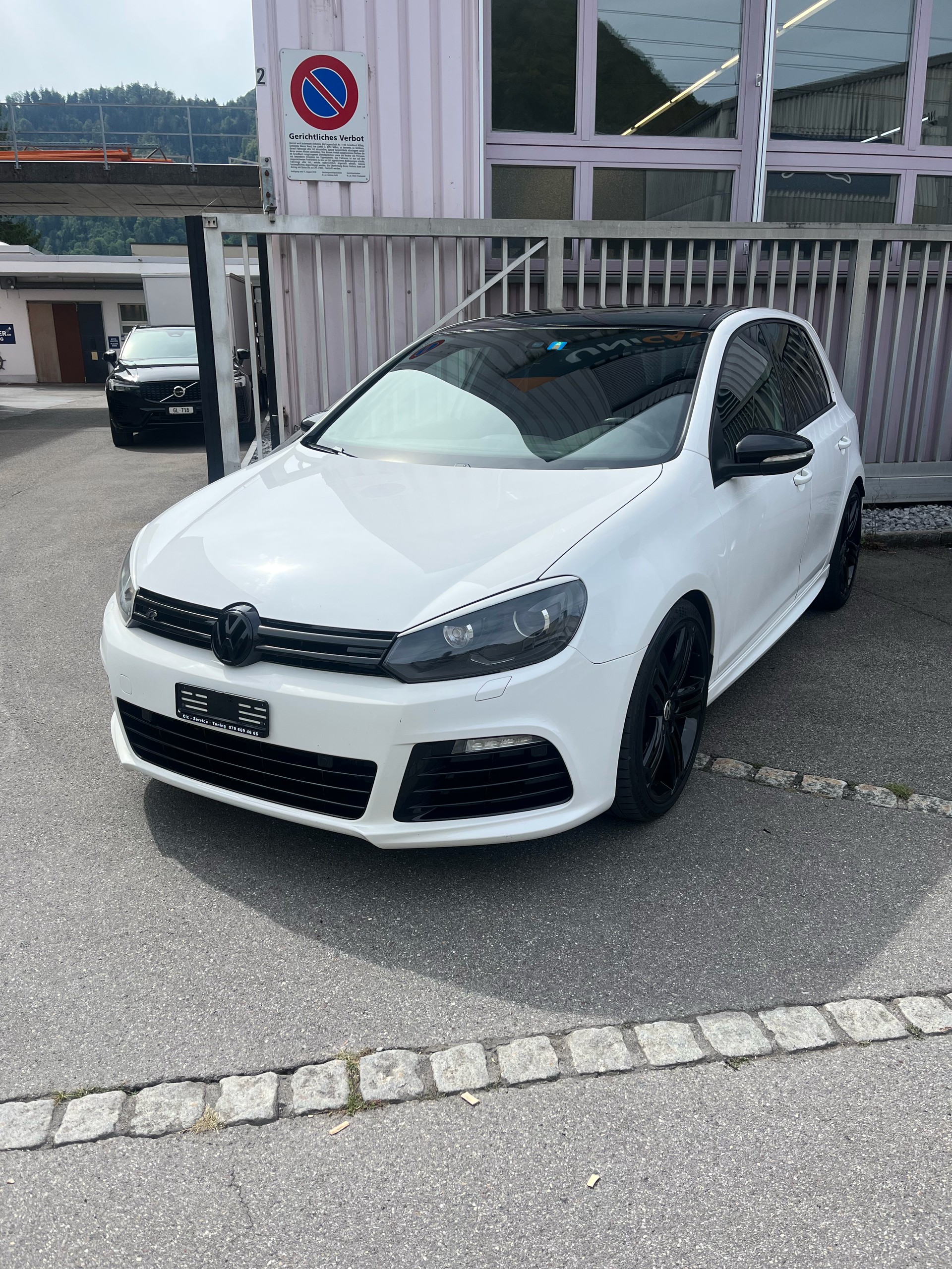 VW Golf 2.0 TSI R 4Motion DSG-image-0