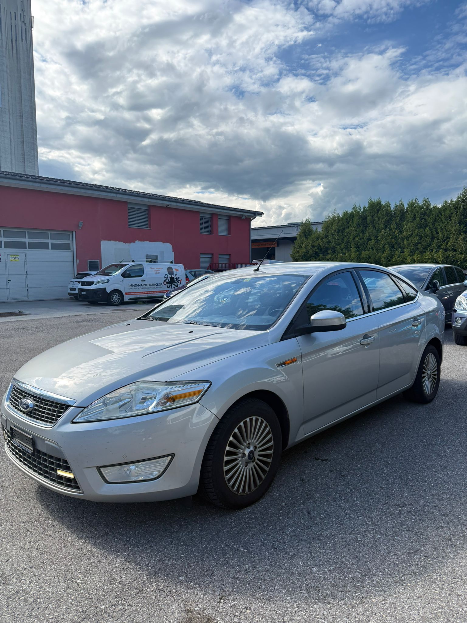 FORD Mondeo 2.3i 16V Titanium Automatic-image-2